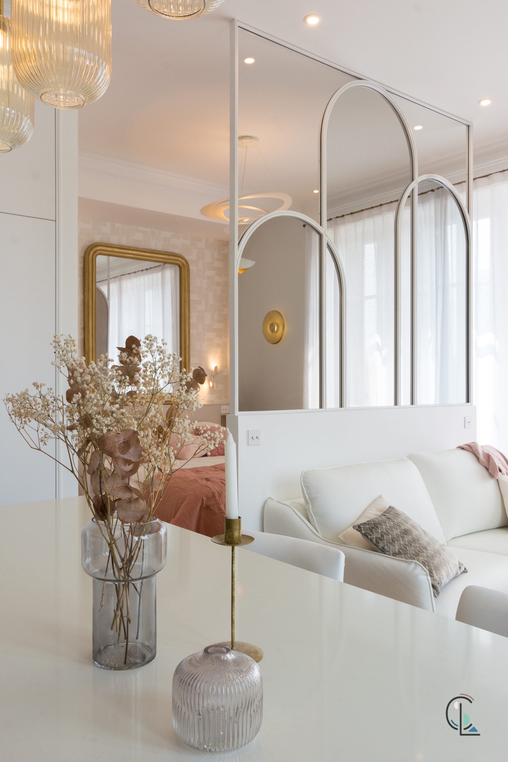 salon et chambre studio 42m2 transformé en deux-pièces salon et chambre studio 42m2 transformé en deux-pièces