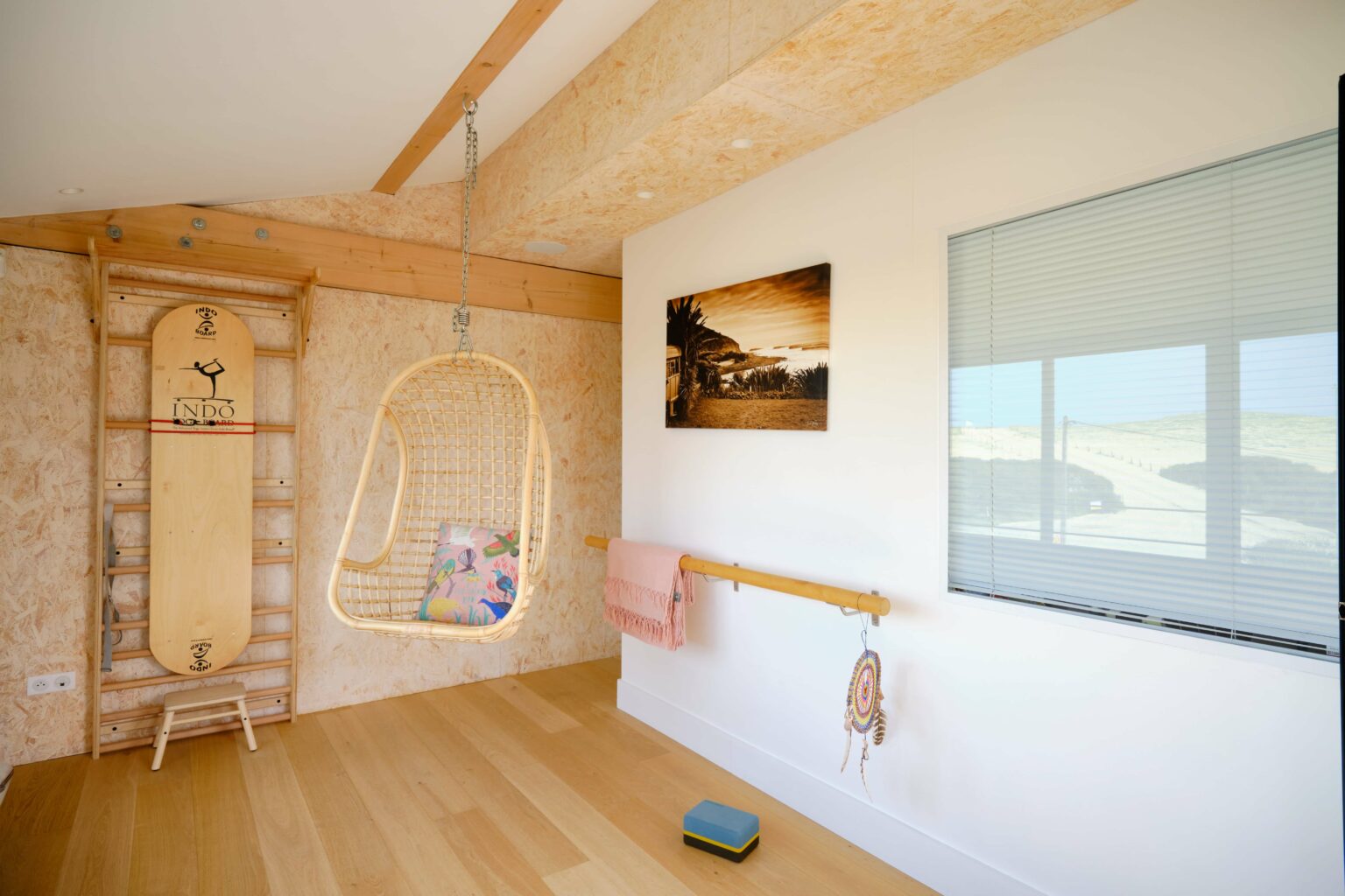salle de gym décoration contemporaine maison en bois villa Arranca