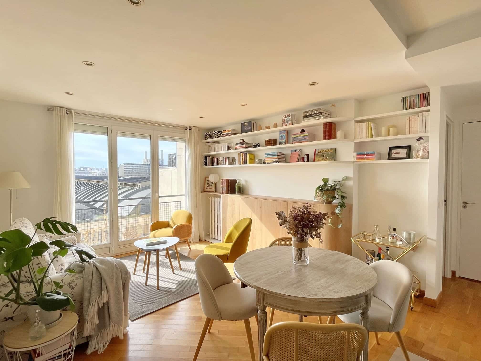 salon appartement Paris 34m2  instagram https://www.instagram.com/charlotte_gille/