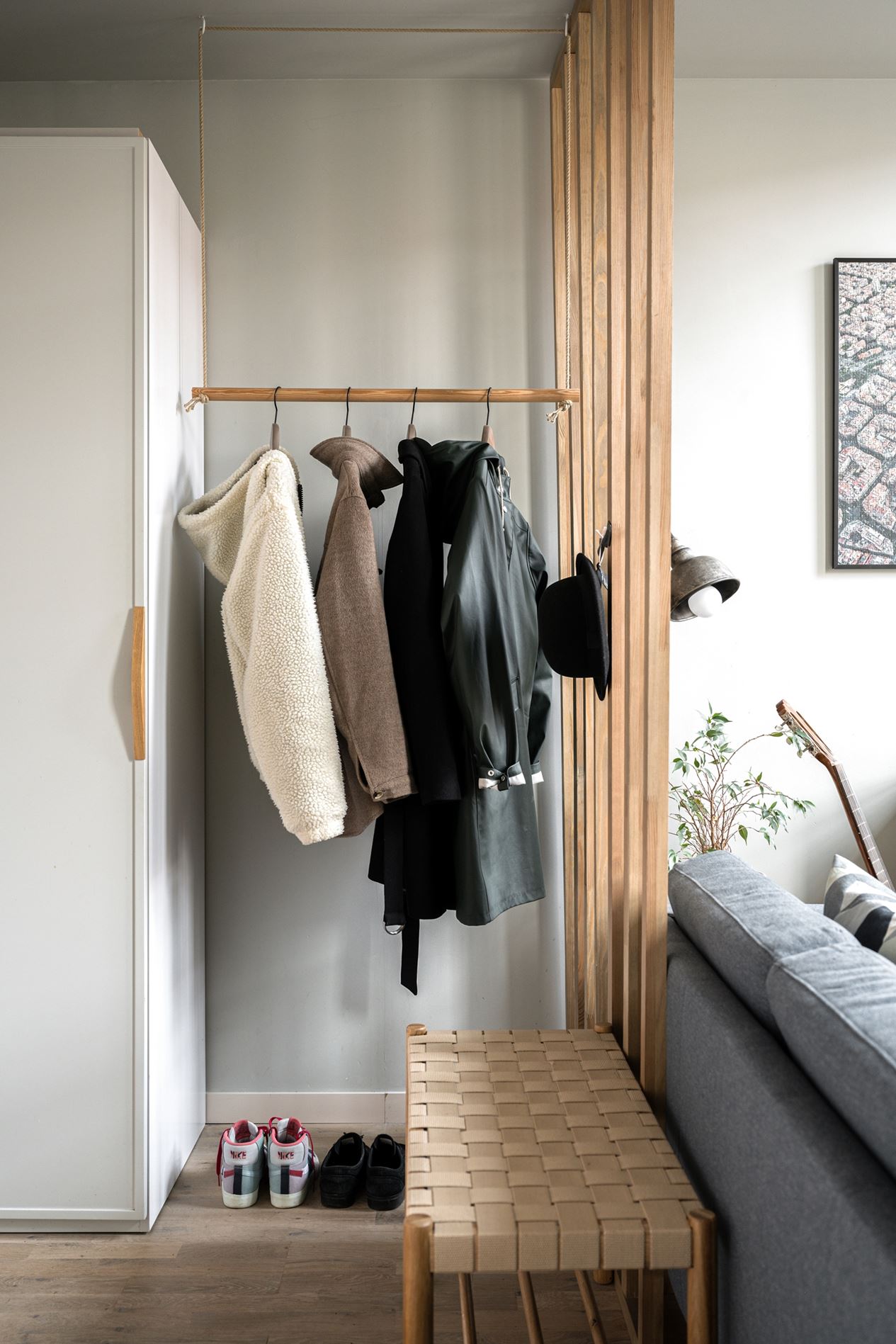 entrée avec porte-manteau entrée avec porte-manteau
