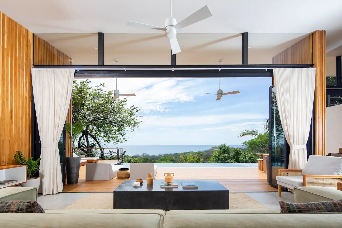 salon vue mer Airbnb Instagram salon vue mer Airbnb Instagram