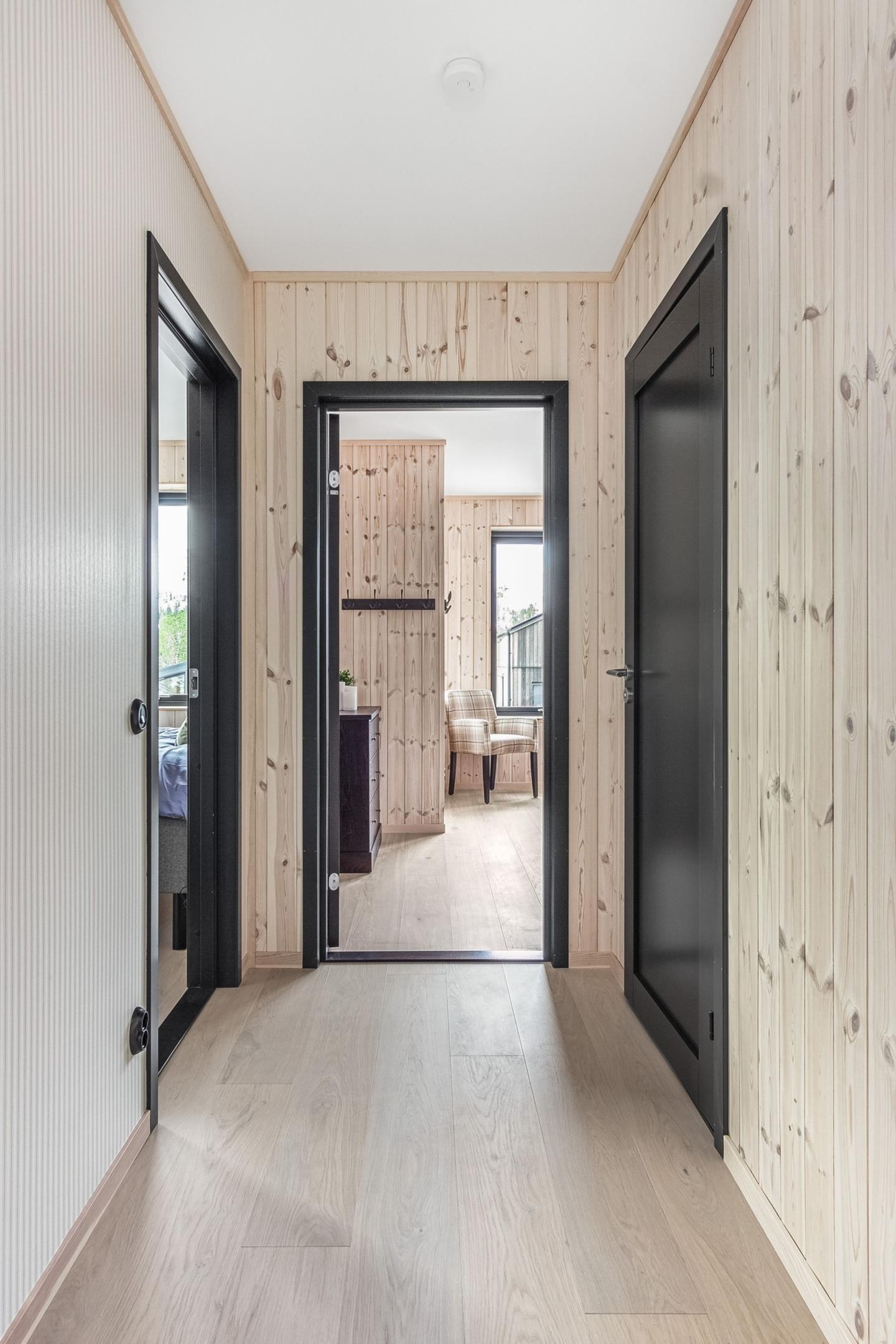 couloir mur en bois clair maison montagne couloir mur en bois clair maison montagne