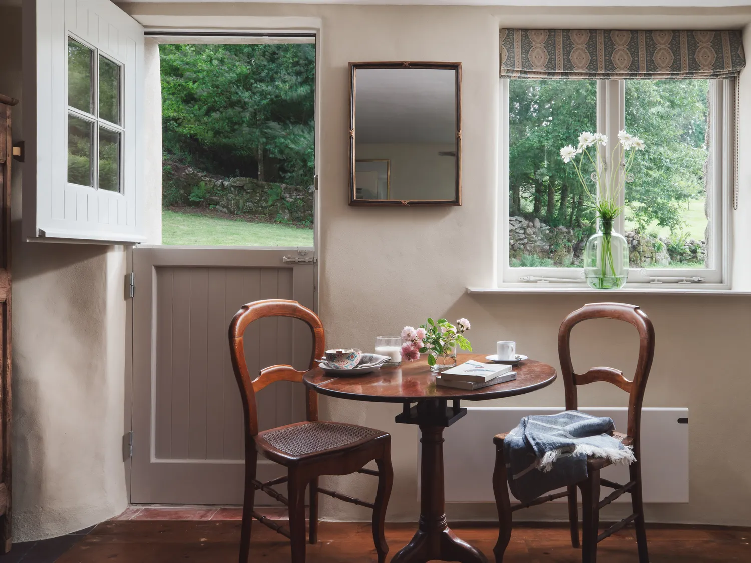 salle à manger classique chic maison en pierres Hawthorn Cottage salle à manger classique chic maison en pierres Hawthorn Cottage