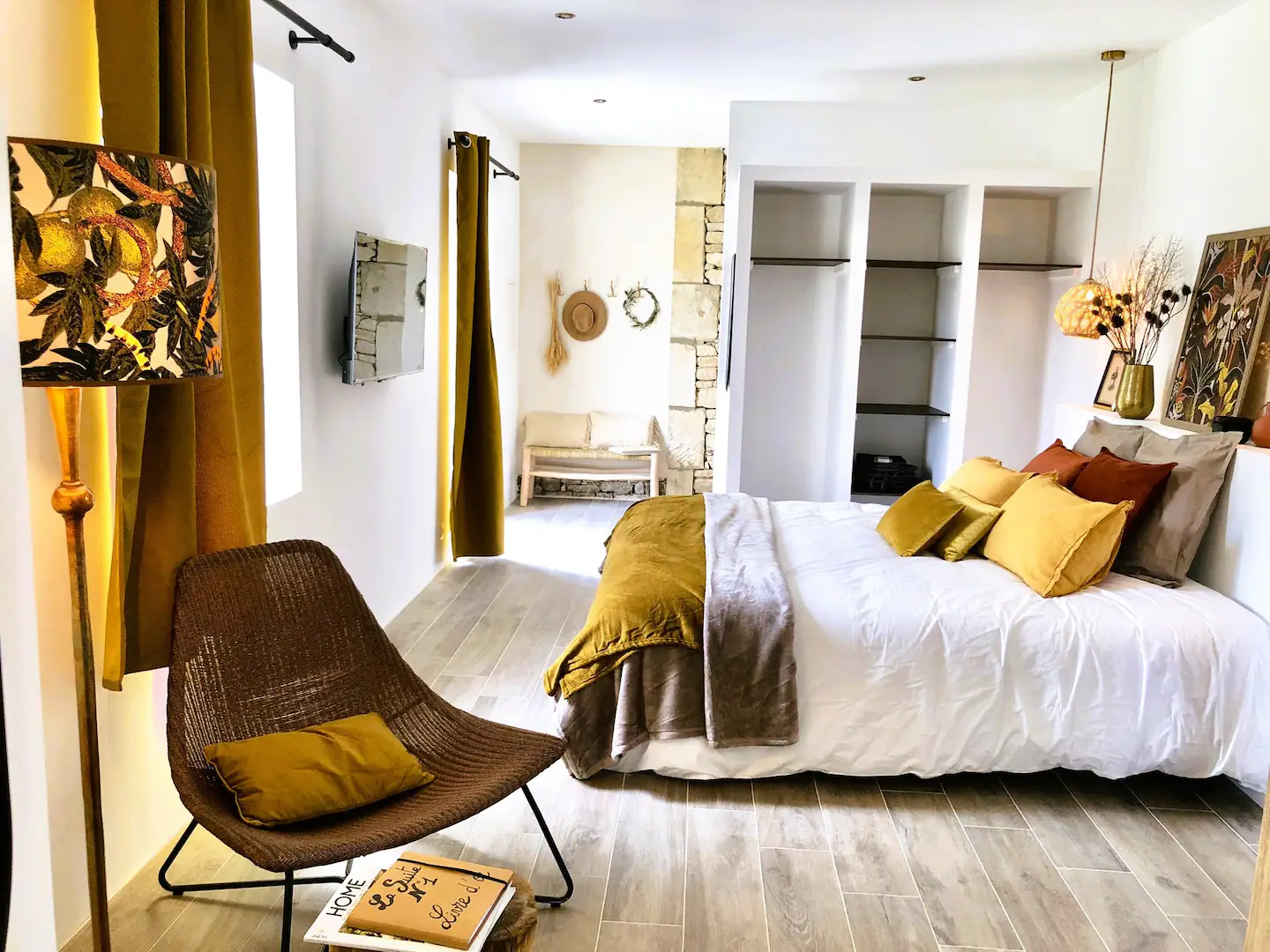 chambre petite maison en pierres sèches Provence façon mini loft chambre petite maison en pierres sèches Provence façon mini loft