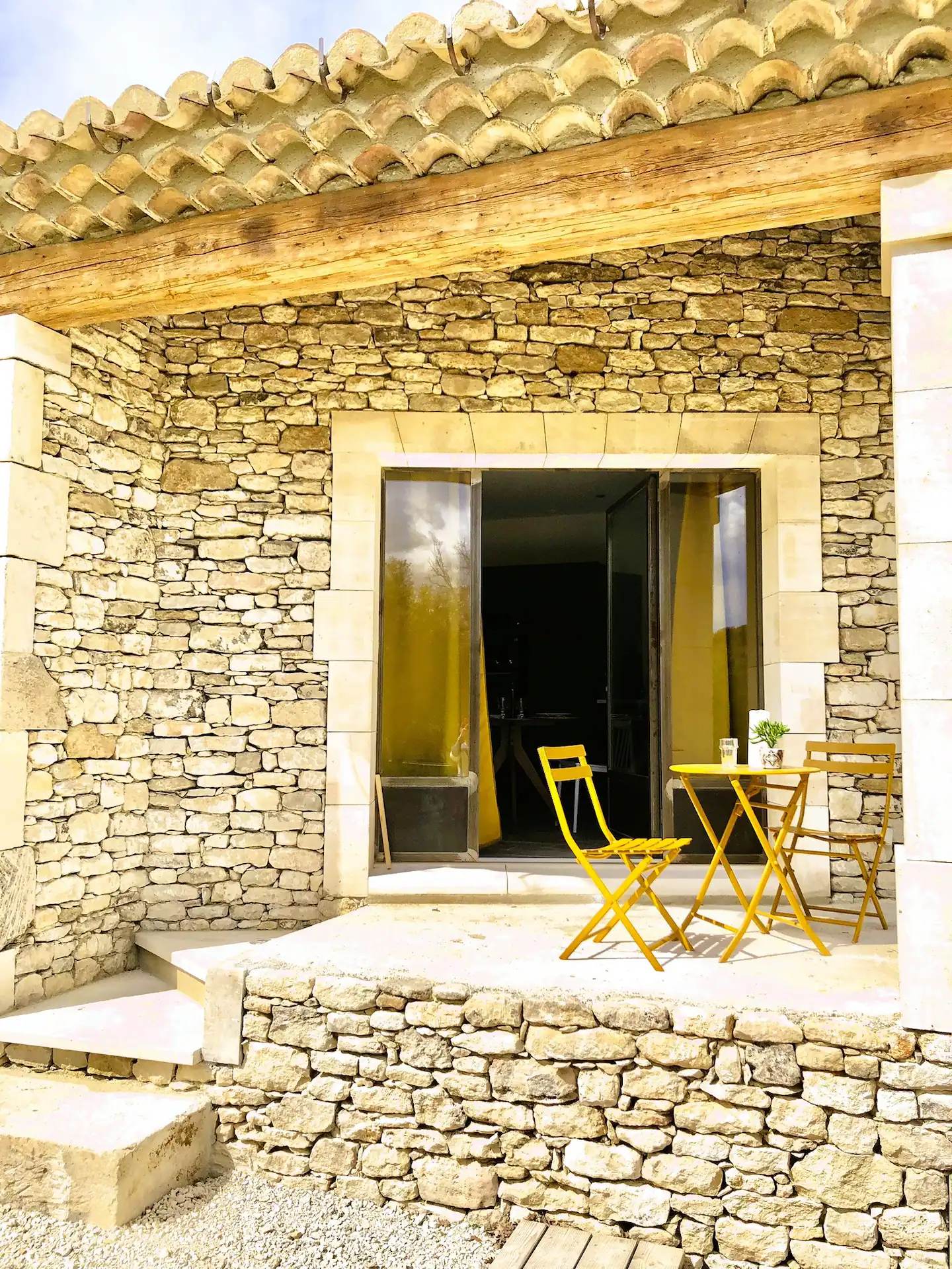 terrasse petite maison en pierres sèches Provence façon mini loft terrasse petite maison en pierres sèches Provence façon mini loft