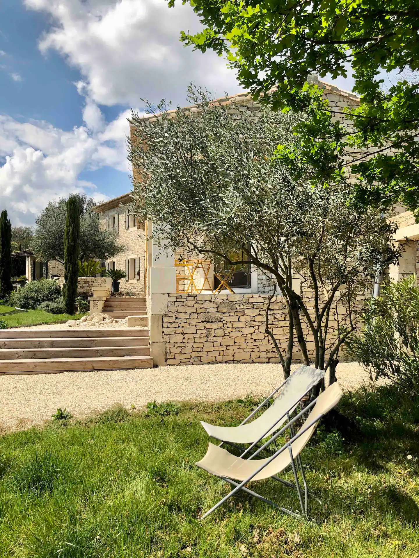 petite maison en pierres sèches Provence façon mini loft petite maison en pierres sèches Provence façon mini loft