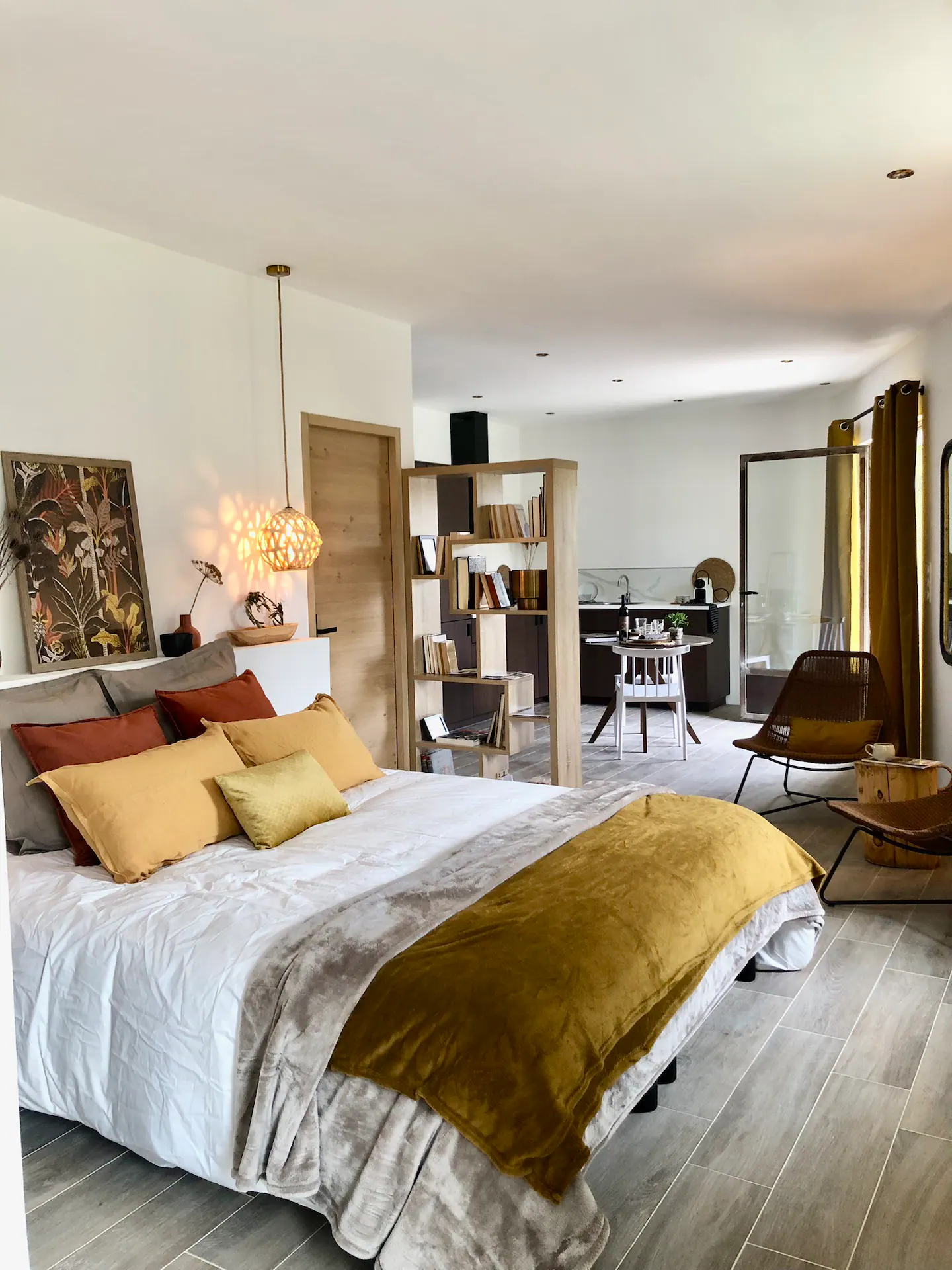 chambre petite maison en pierres sèches Provence façon mini loft chambre petite maison en pierres sèches Provence façon mini loft