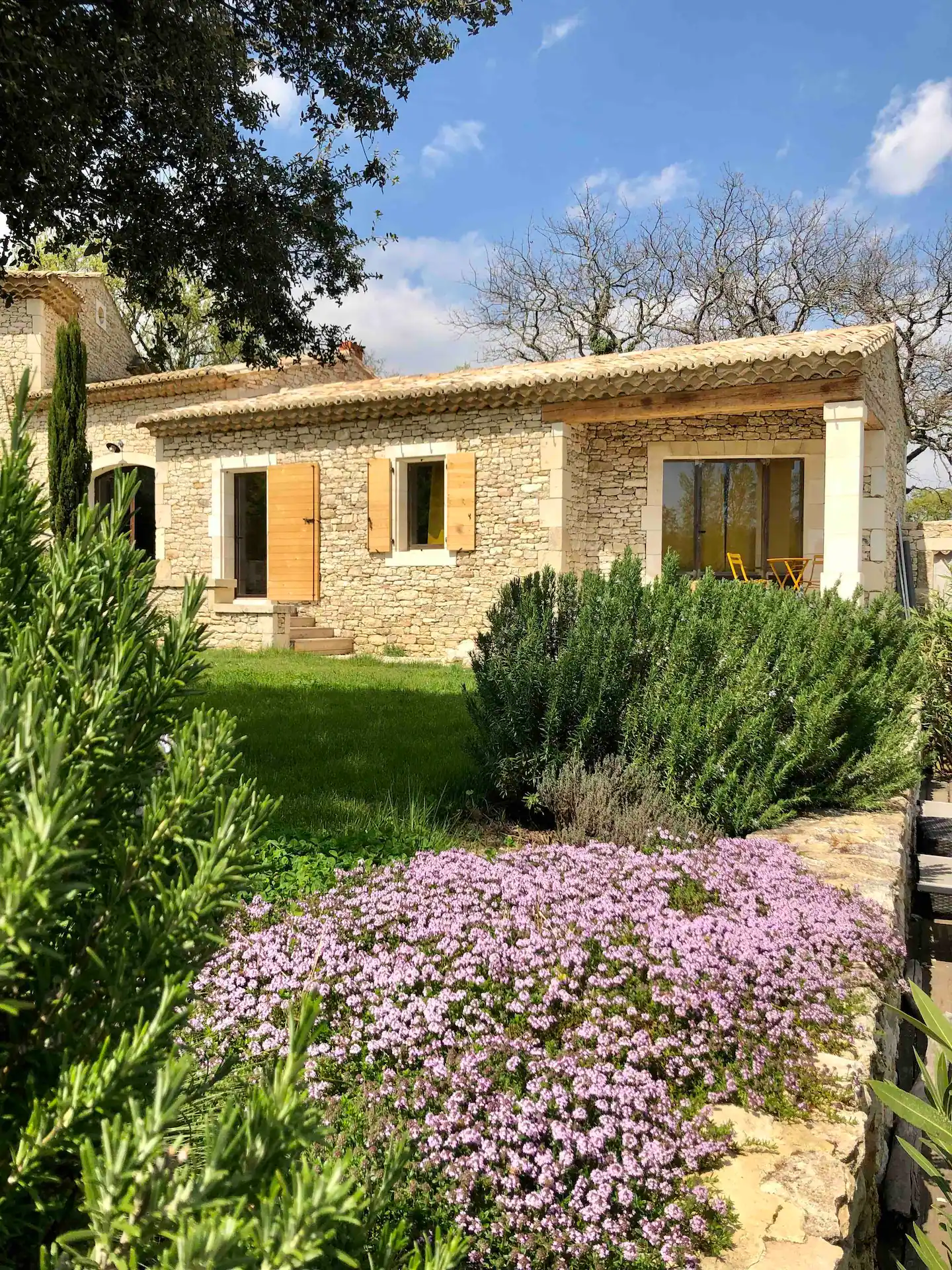 petite maison en pierres sèches Provence façon mini loft petite maison en pierres sèches Provence façon mini loft
