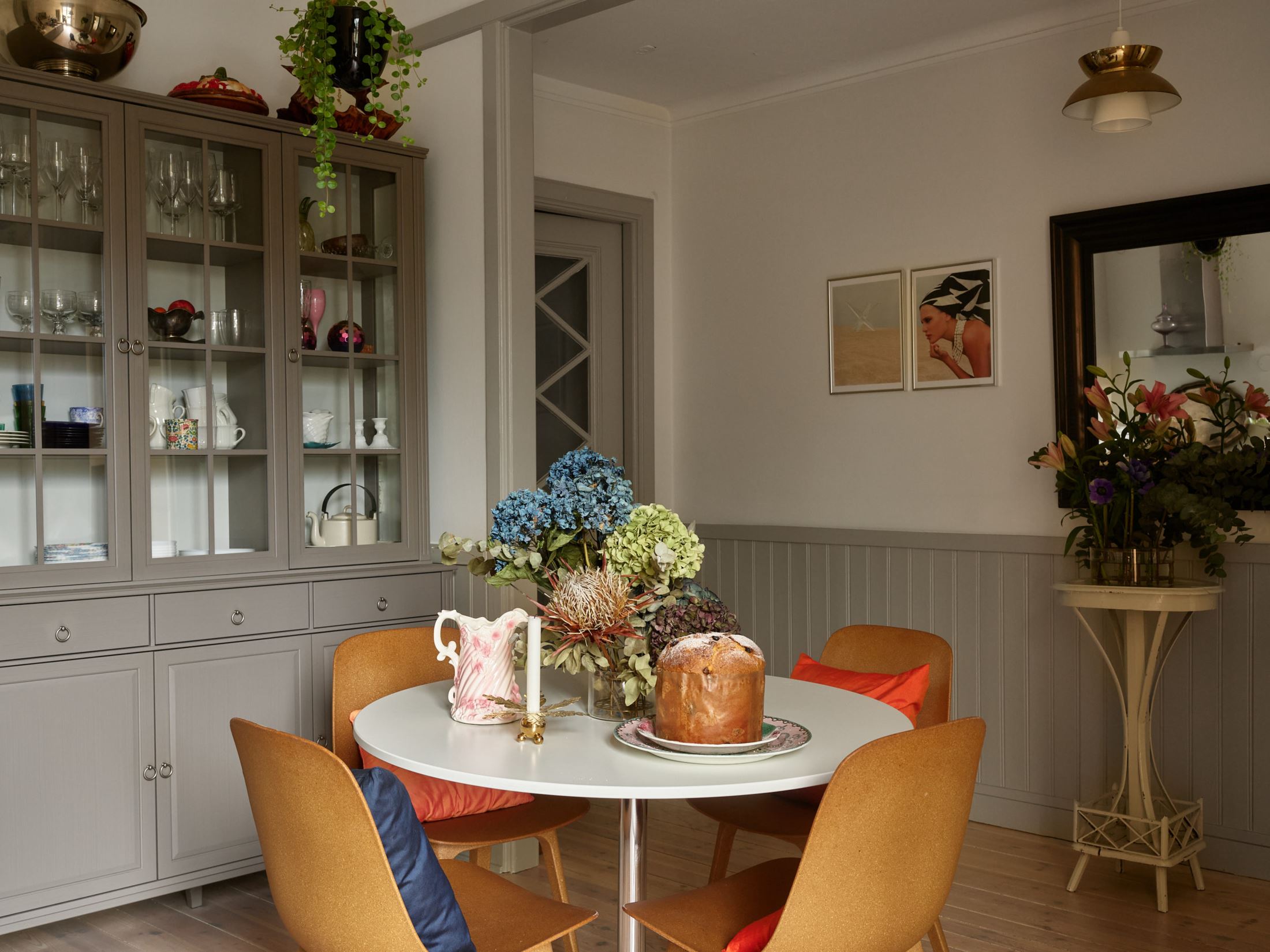 cuisine grise design dans appartement décoration vintage