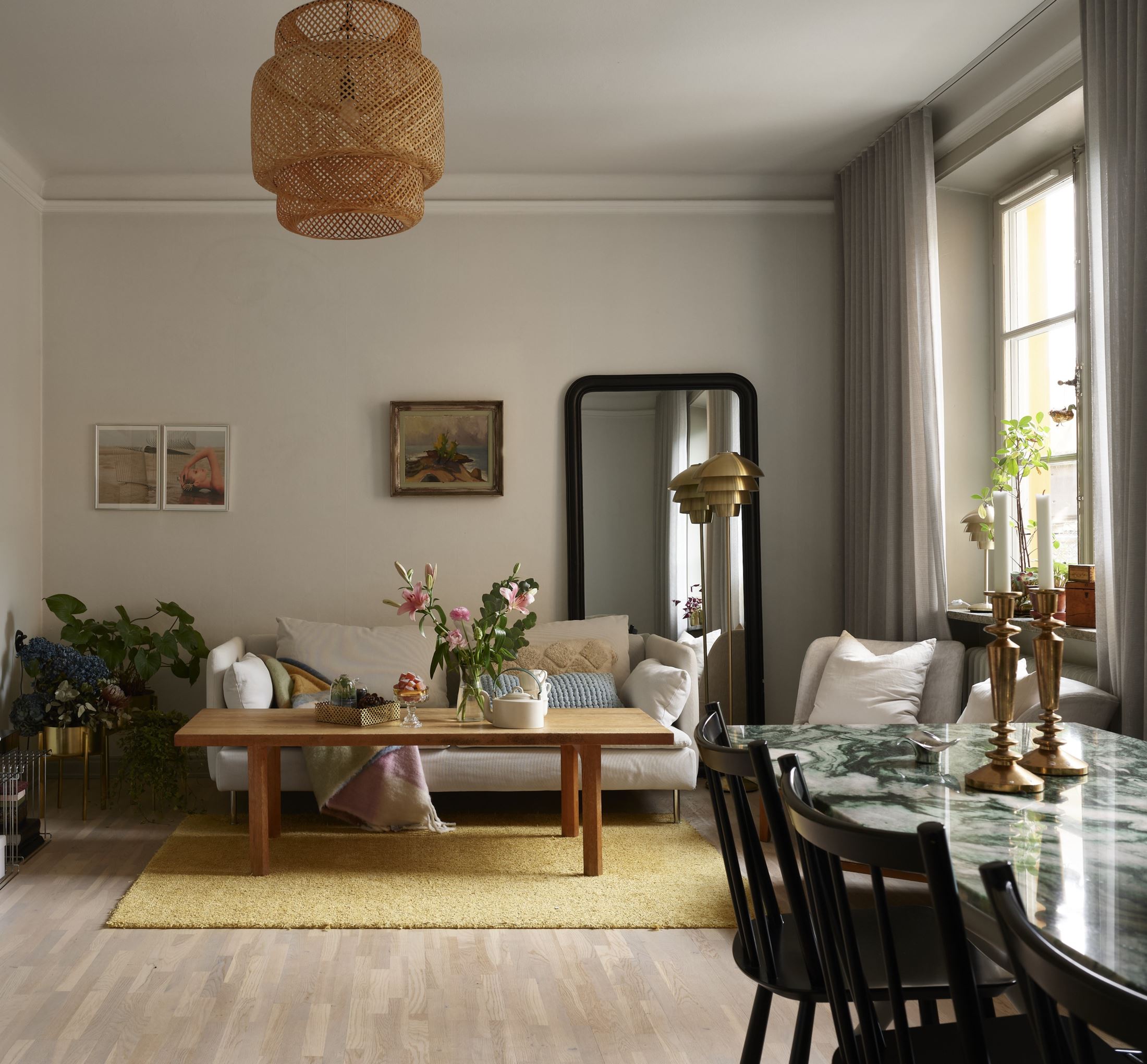 salon avec moulures