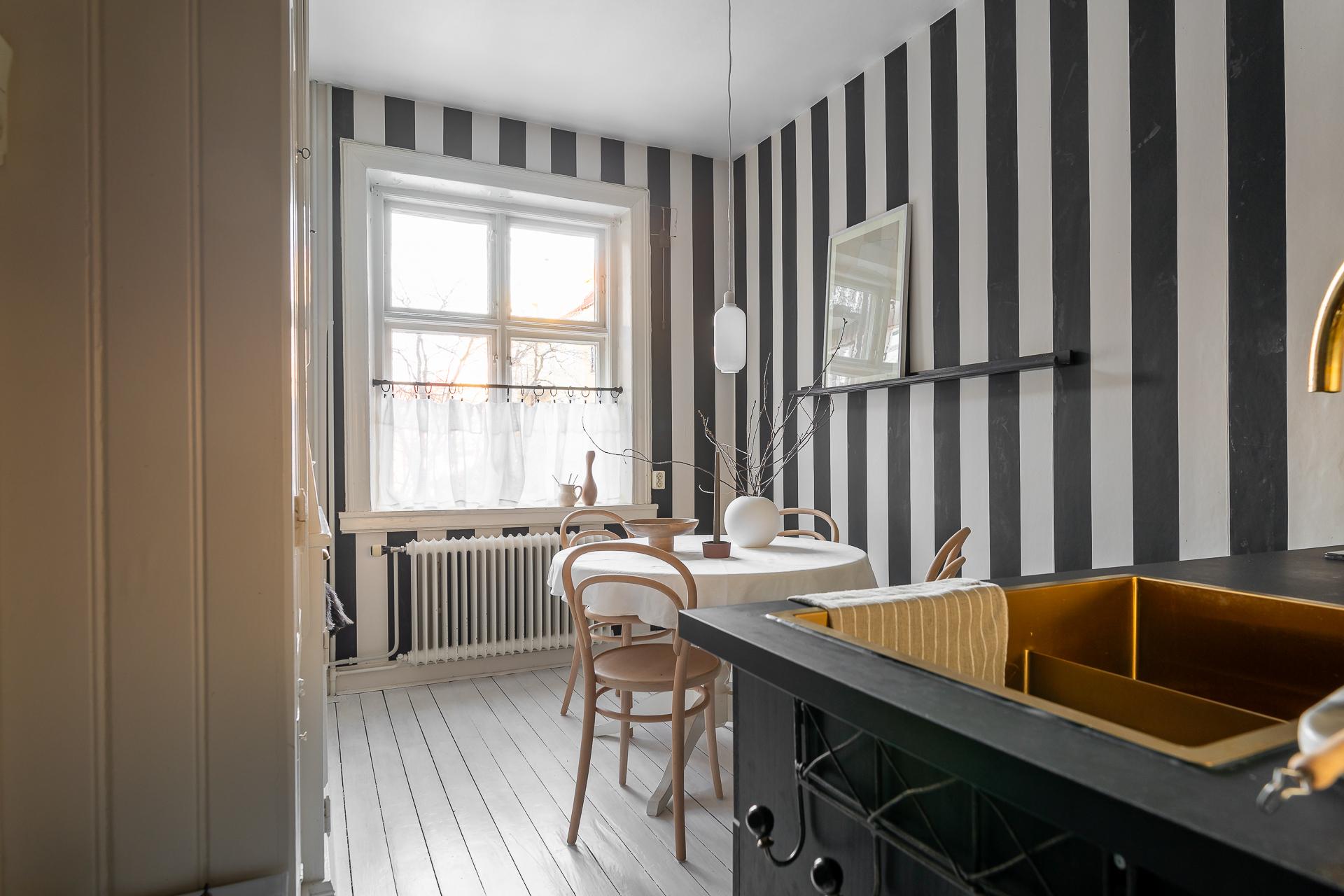 cuisine noire et blanche