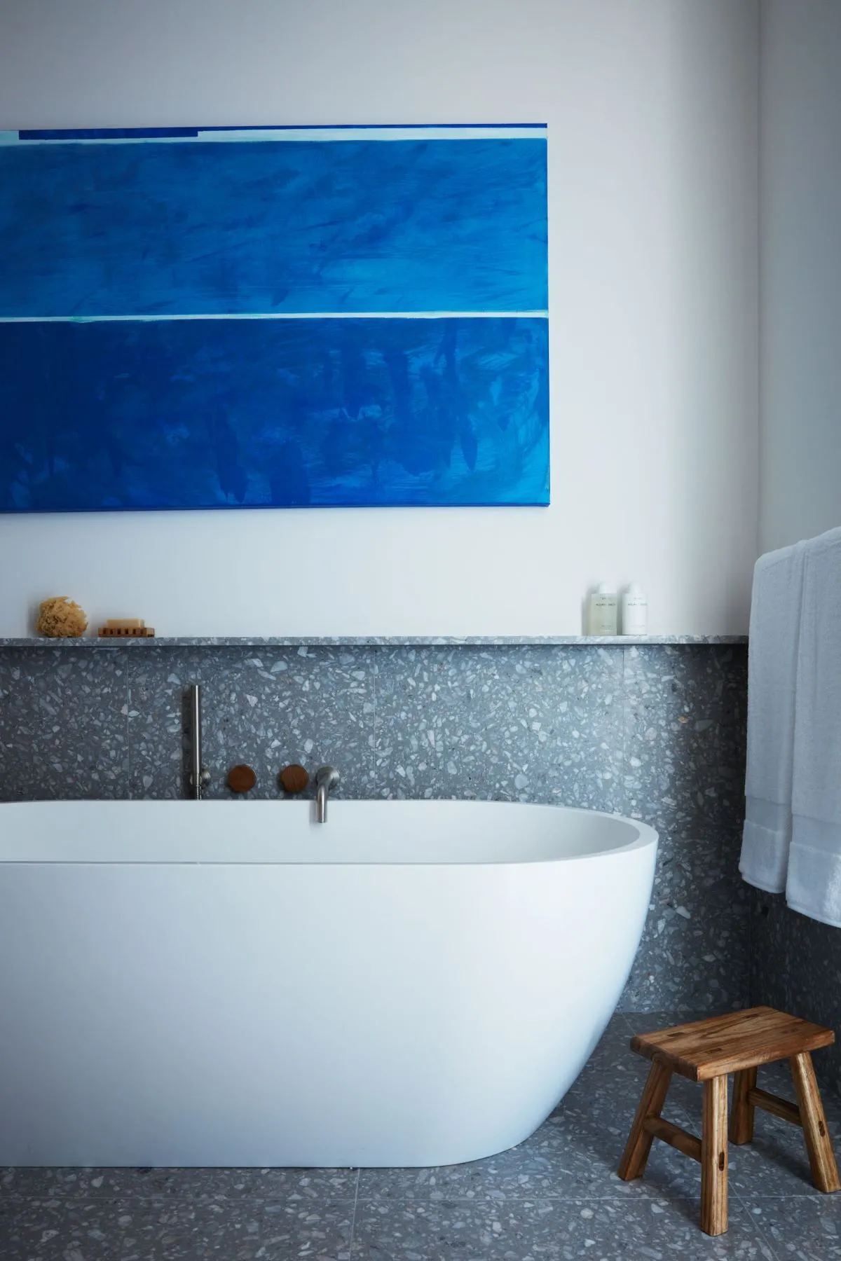 salle de bain décoration design et bleue