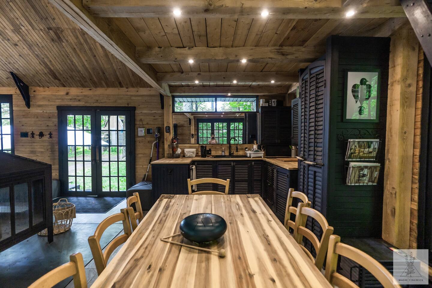 cuisine noire maison en bois