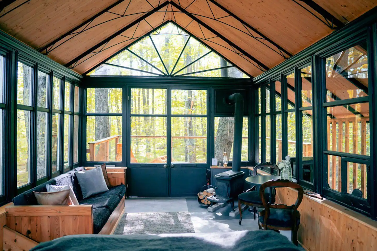 salon petite maison en bois
