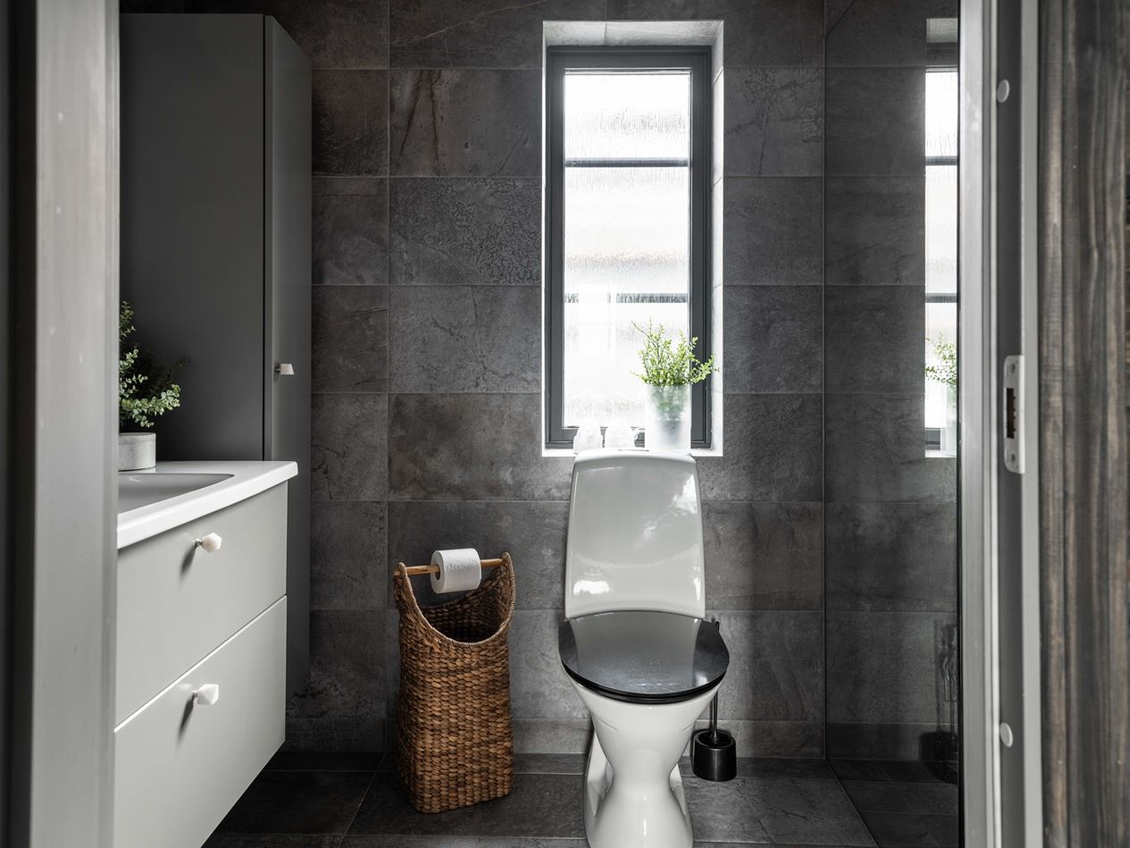 salle de bain grise