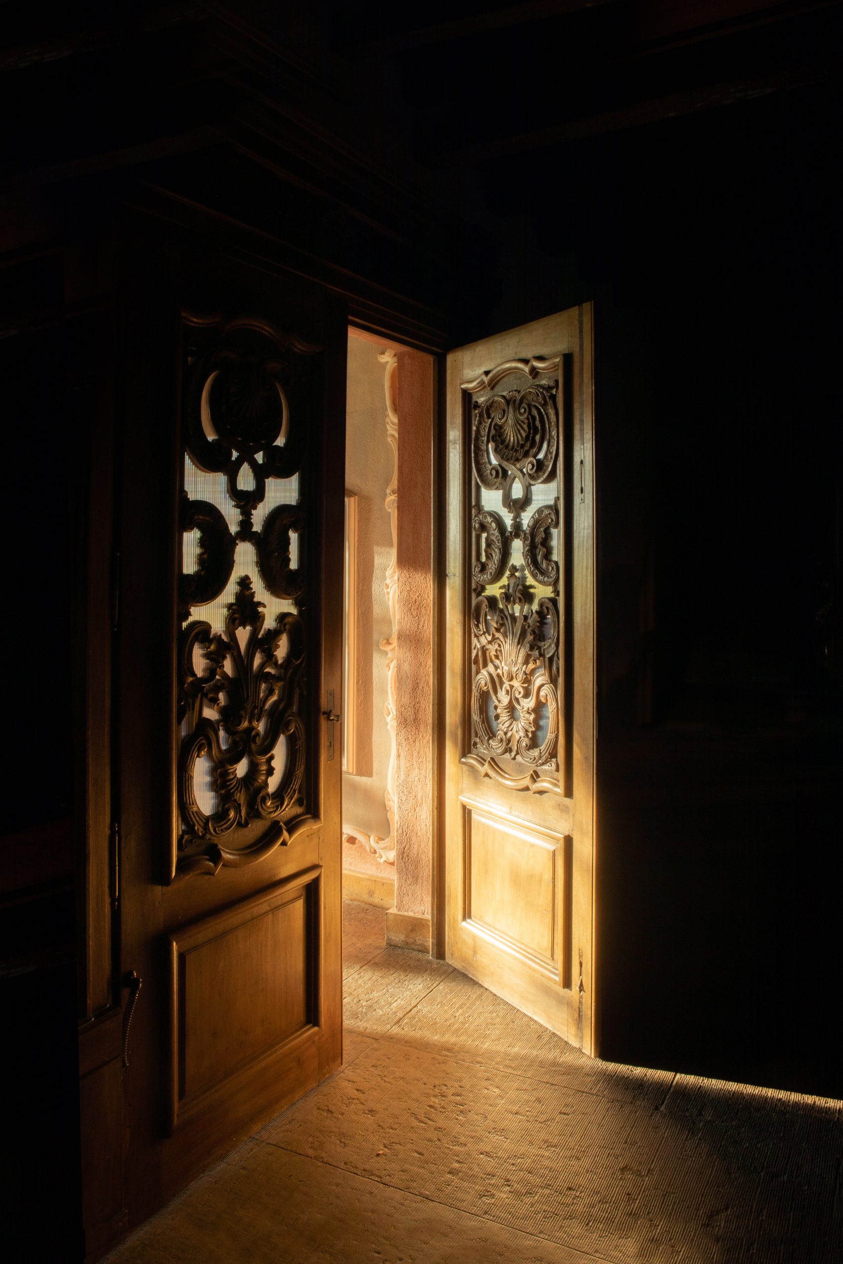 porte entrée ancienne bois massif Photo : ©Adel Slimane porte entrée ancienne bois massif Photo : ©Adel Slimane