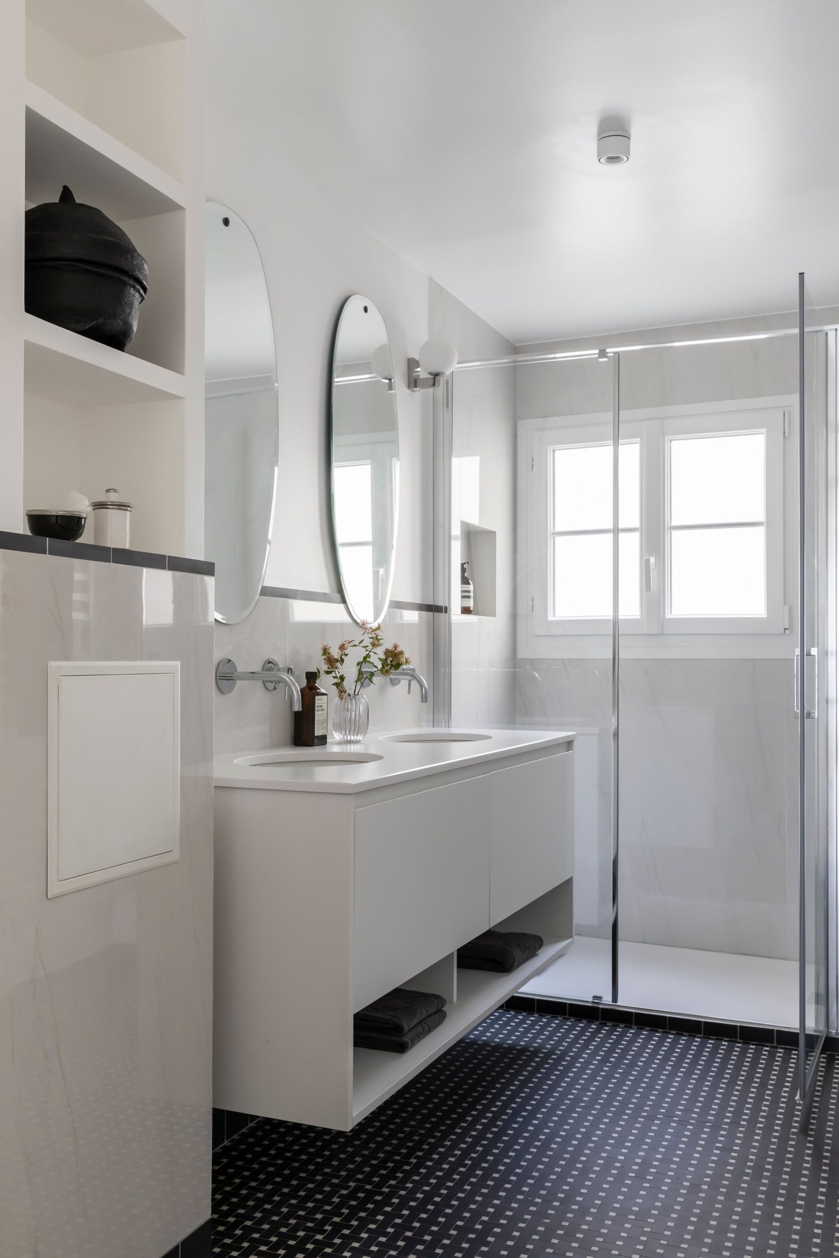 salle de bain appartement Paris décoration design Photo : © Pauline Le Goff salle de bain appartement Paris décoration design Photo : © Pauline Le Goff
