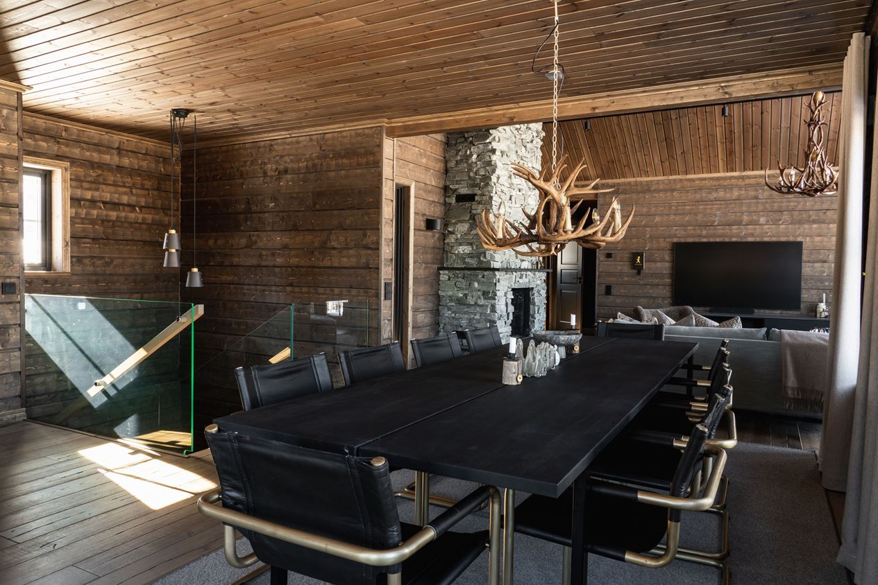 salle à manger chalet à la montagne