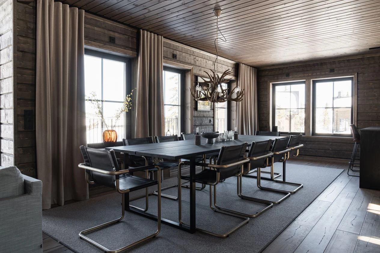 salle à manger maison en bois chalet à la montagne