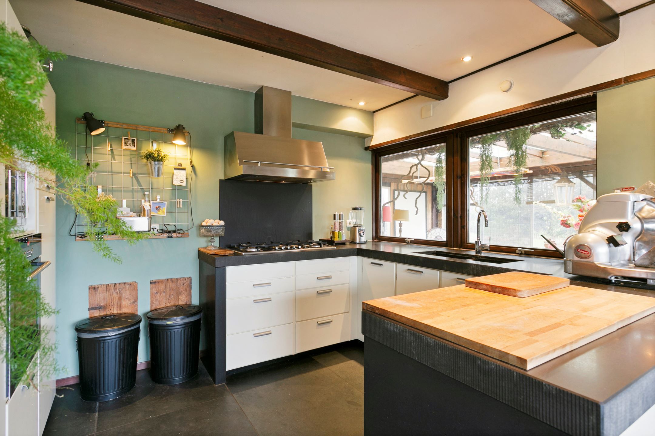 cuisine blanche maison contemporaine