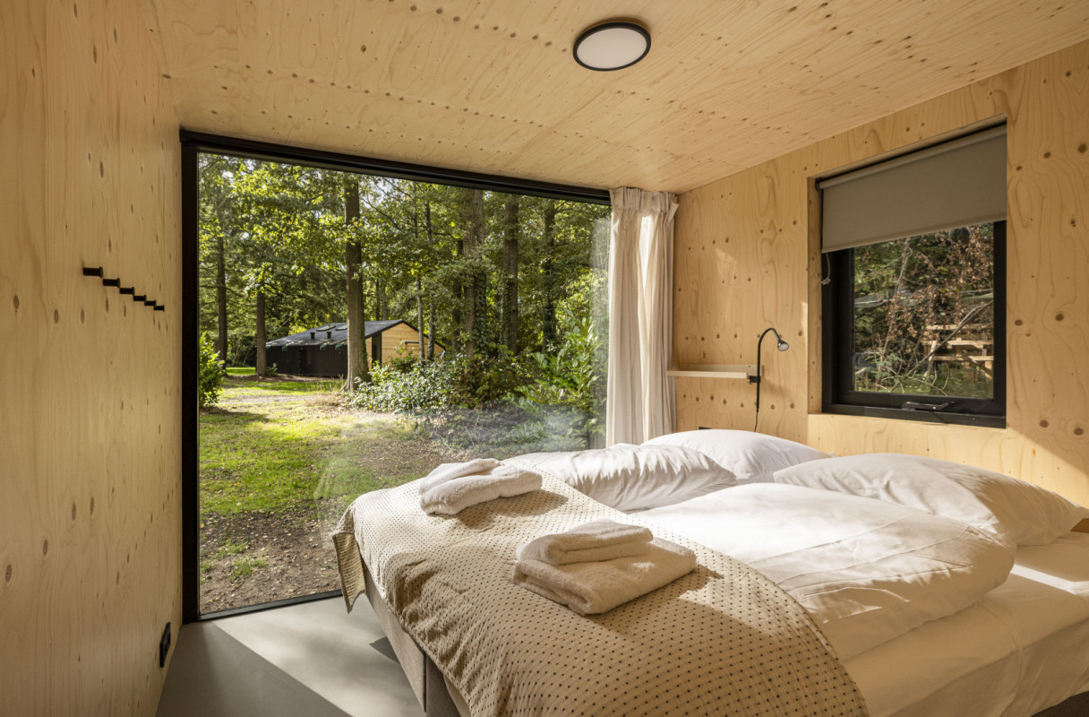 chambre avec baie vitrée