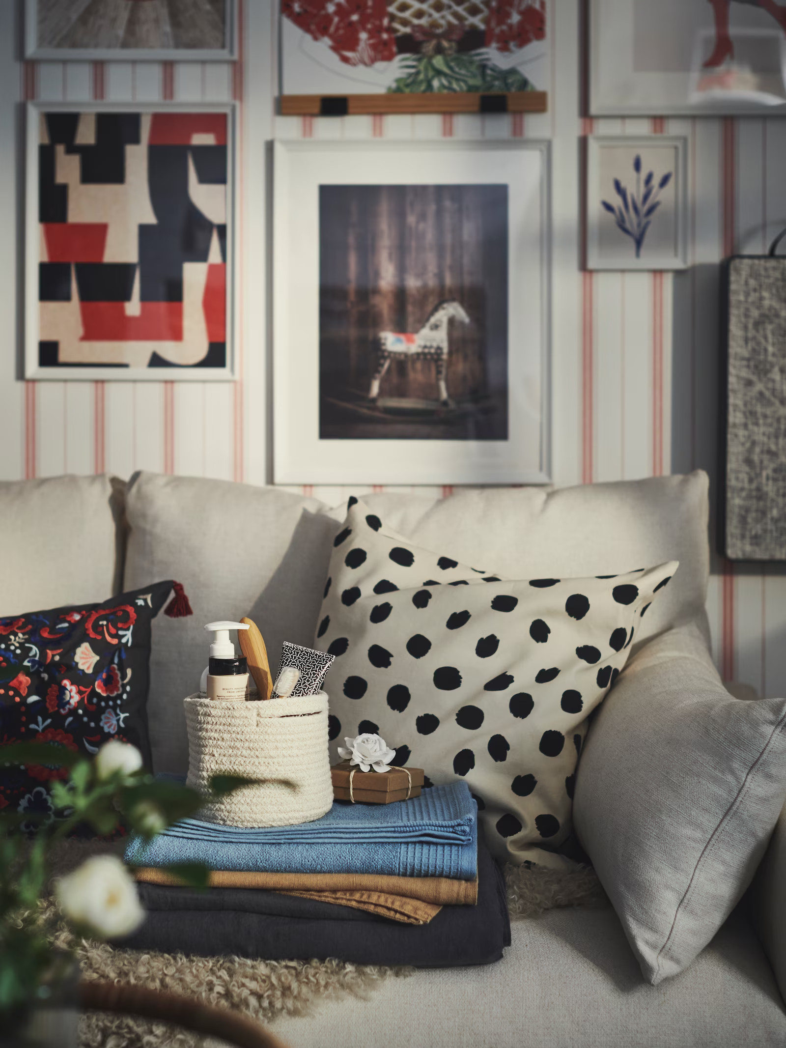 Comment aménager une chambre multi-fonctions chambre d'amis bureau IKEA