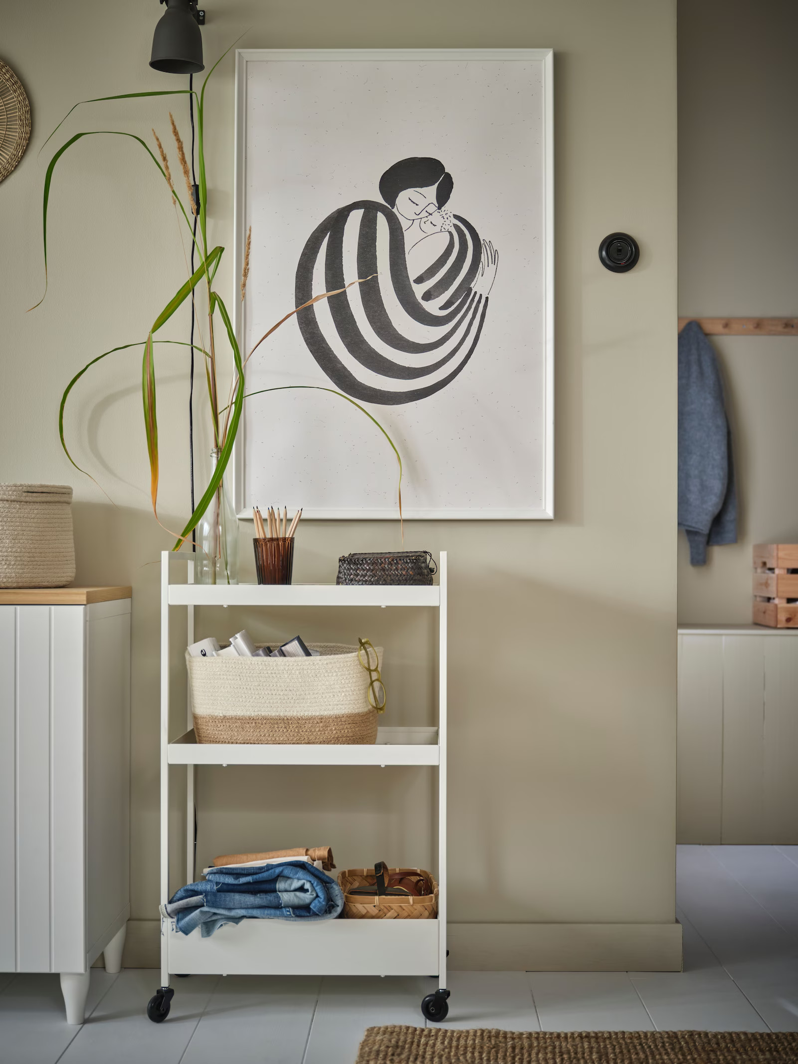 salon mur vert kaki clair