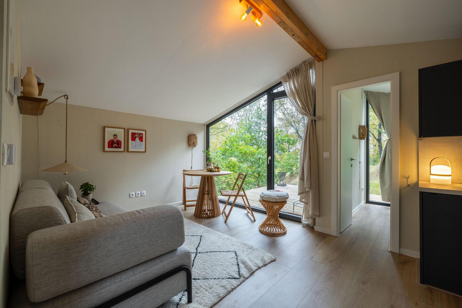 salon petite maison en bois pour deux