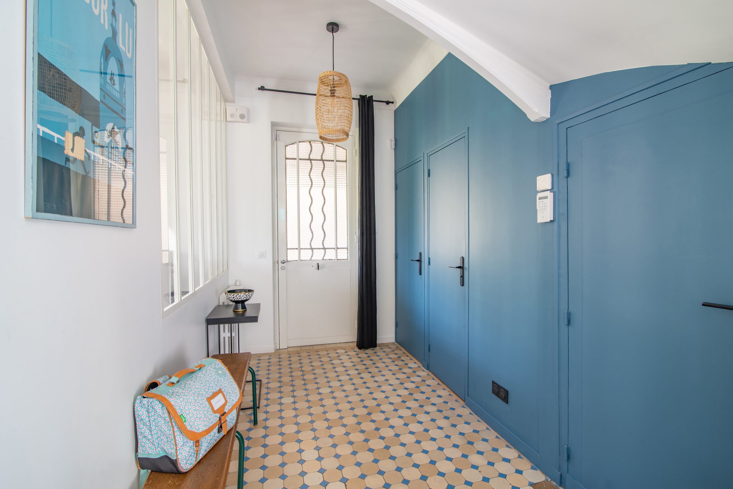 entrée maison en meulière rénovée près de Paris entrée maison en meulière rénovée près de Paris