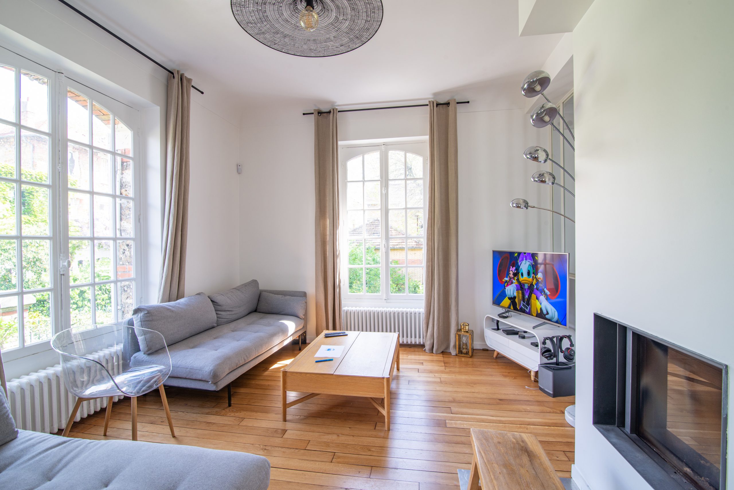 salon maison en meulière rénovée près de Paris salon maison en meulière rénovée près de Paris