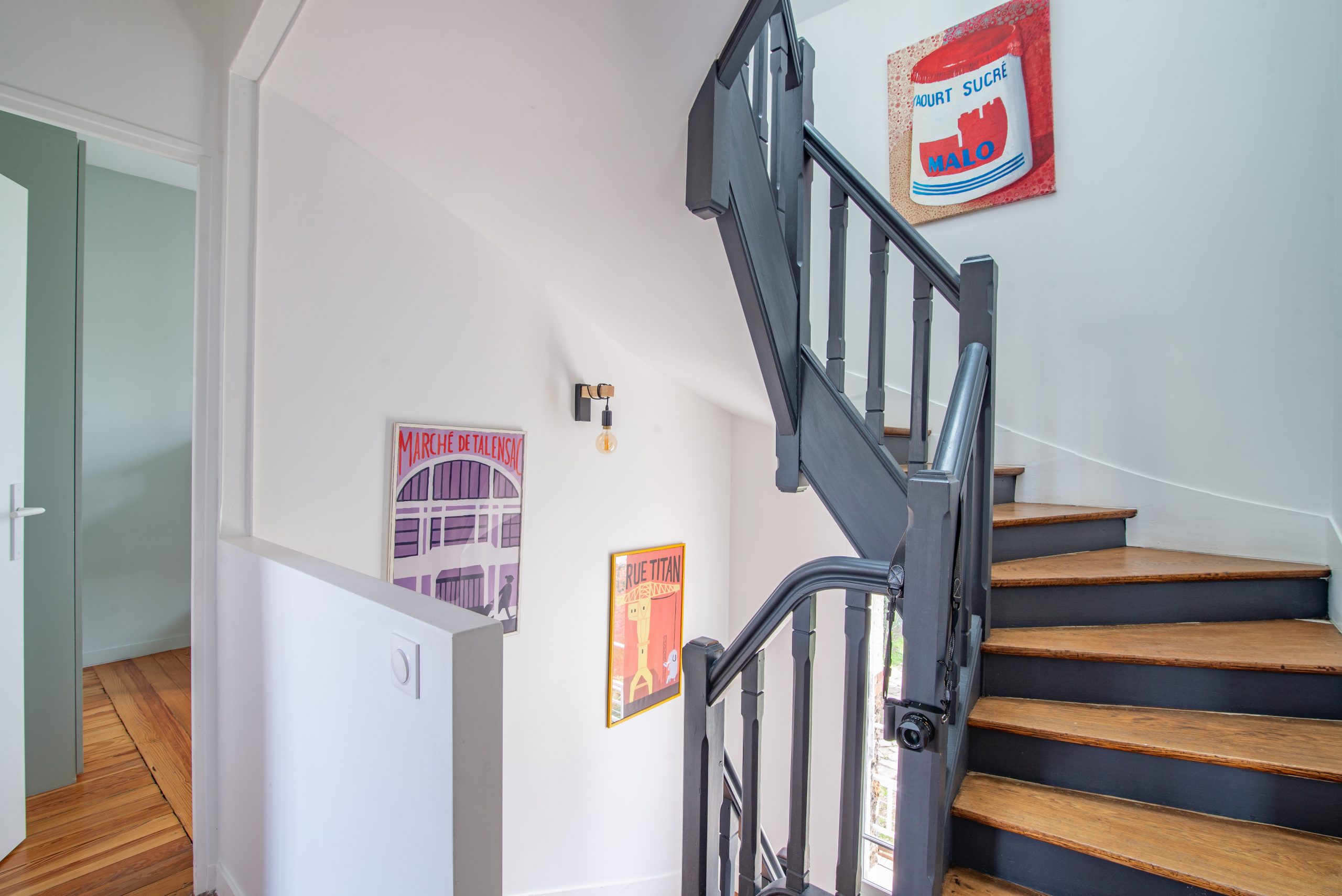 escalier bois maison en meulière rénovée près de Paris escalier bois maison en meulière rénovée près de Paris