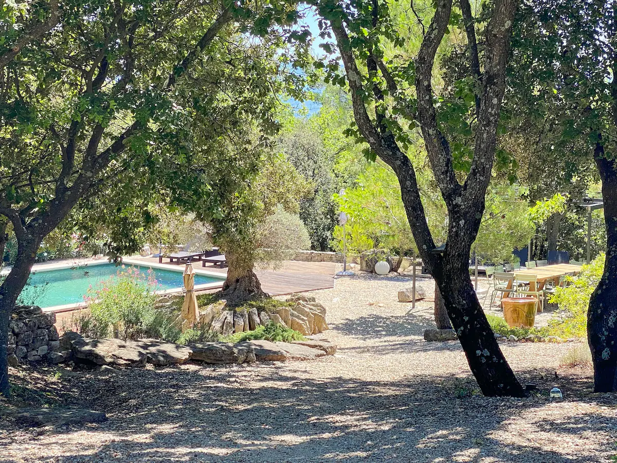 jardin avec piscine Mas du Loriot jardin avec piscine Mas du Loriot