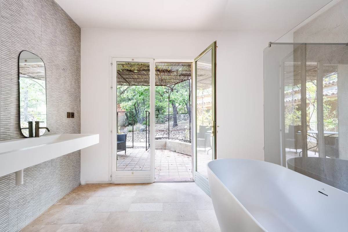 salle de bain design Mas du Loriot salle de bain design Mas du Loriot