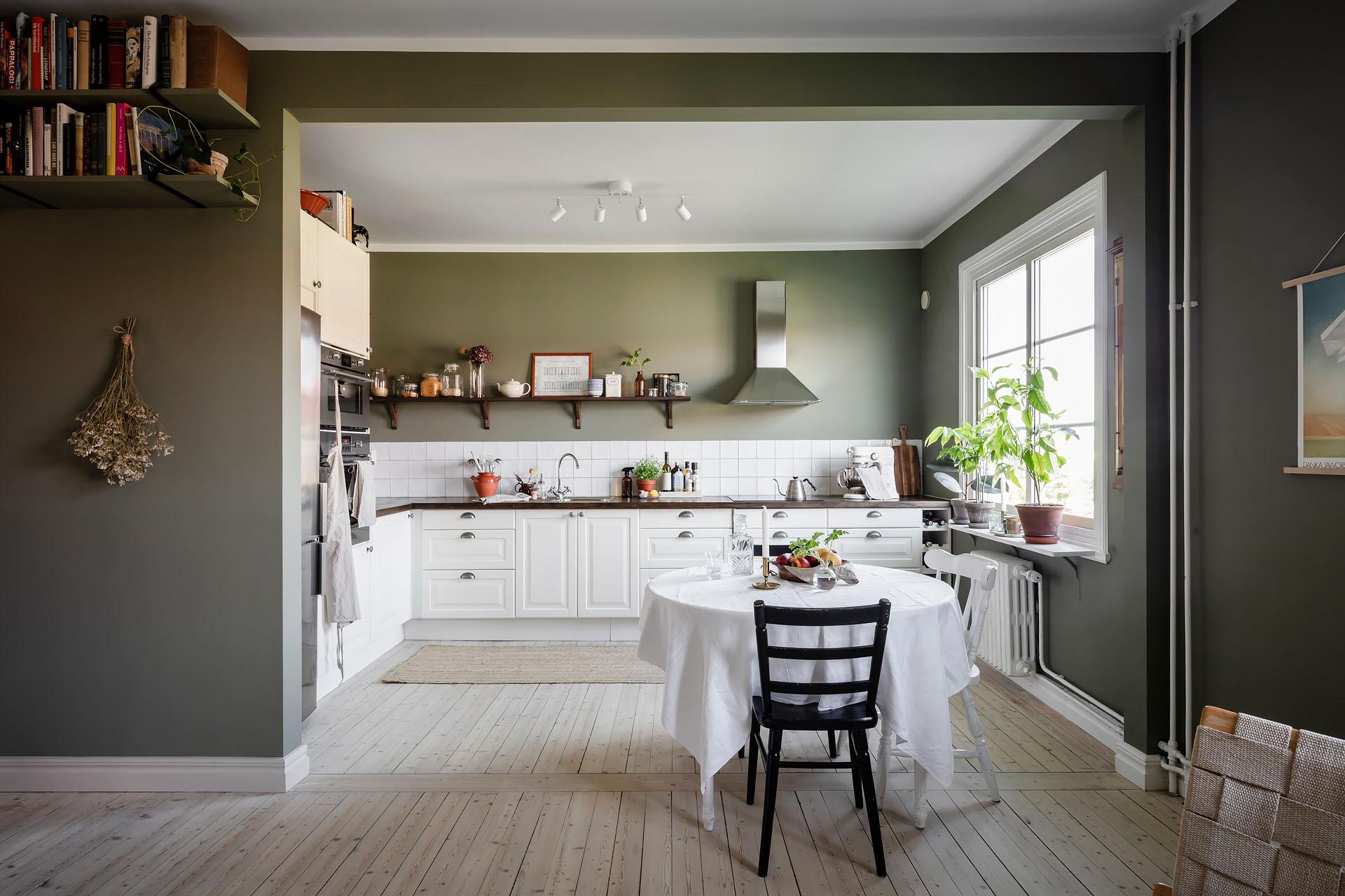 salon avec cuisine ouverte