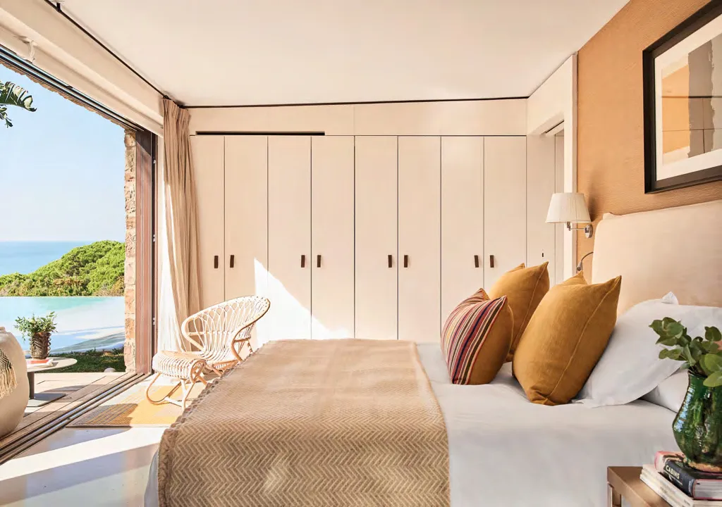 chambre mur jaune Villa Punta Paloma Tarifa