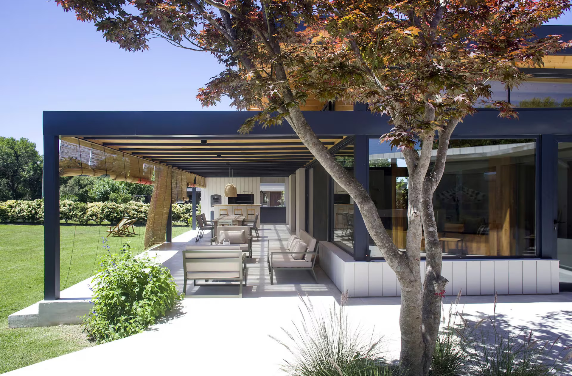 maison architecte avec pergola acier