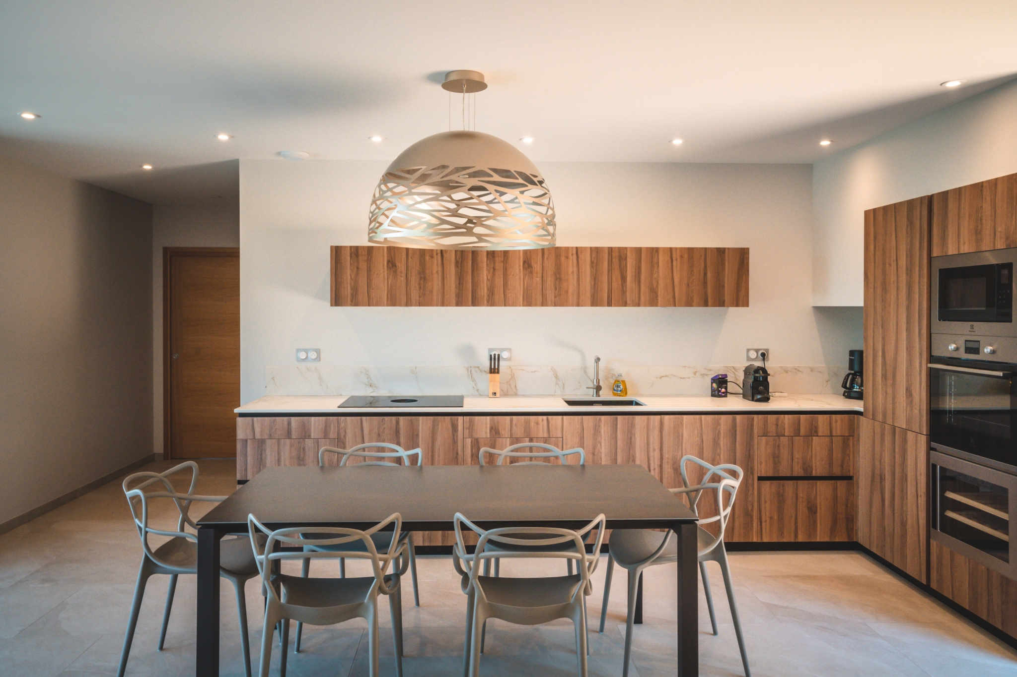 cuisine bois décoration design maison contemporaine Domaine de Labro Aveyron