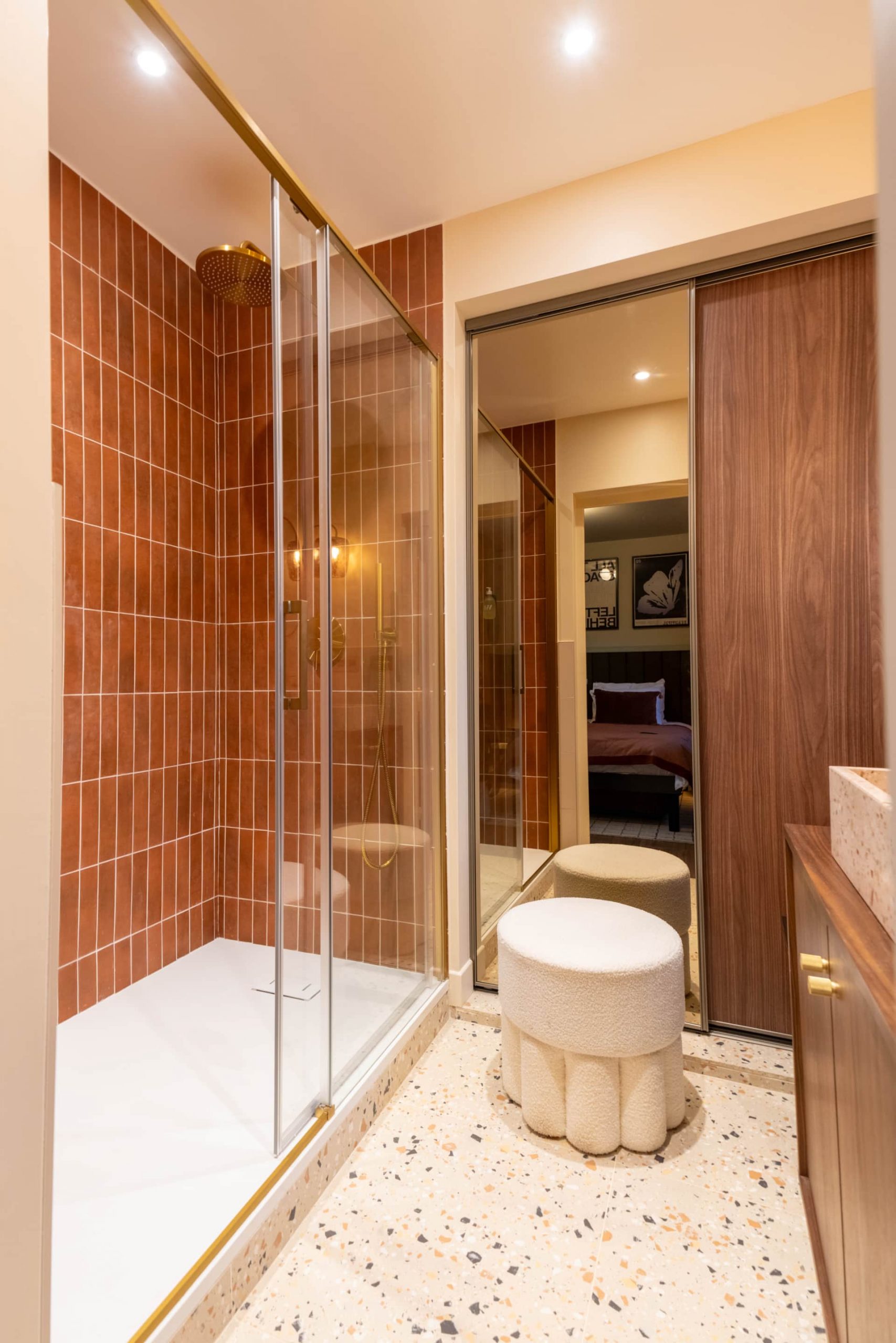 salle de bain sol terrazzo mur terracotta La Vie Sage salle de bain sol terrazzo mur terracotta La Vie Sage