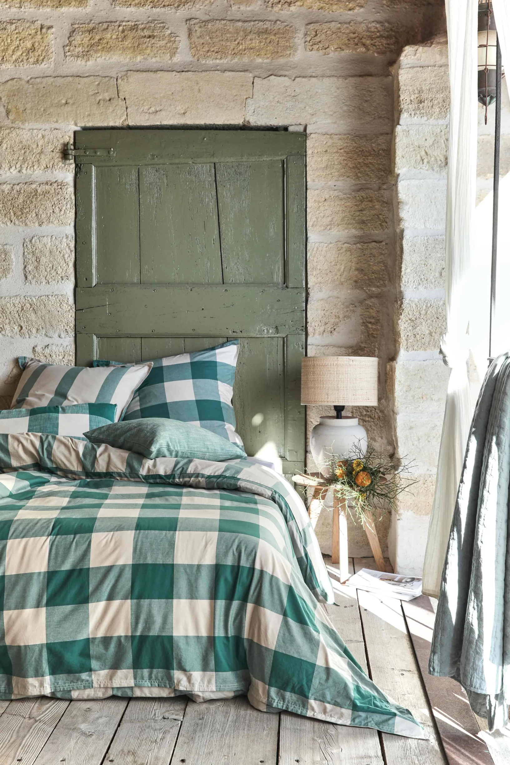 chambre mur en pierres