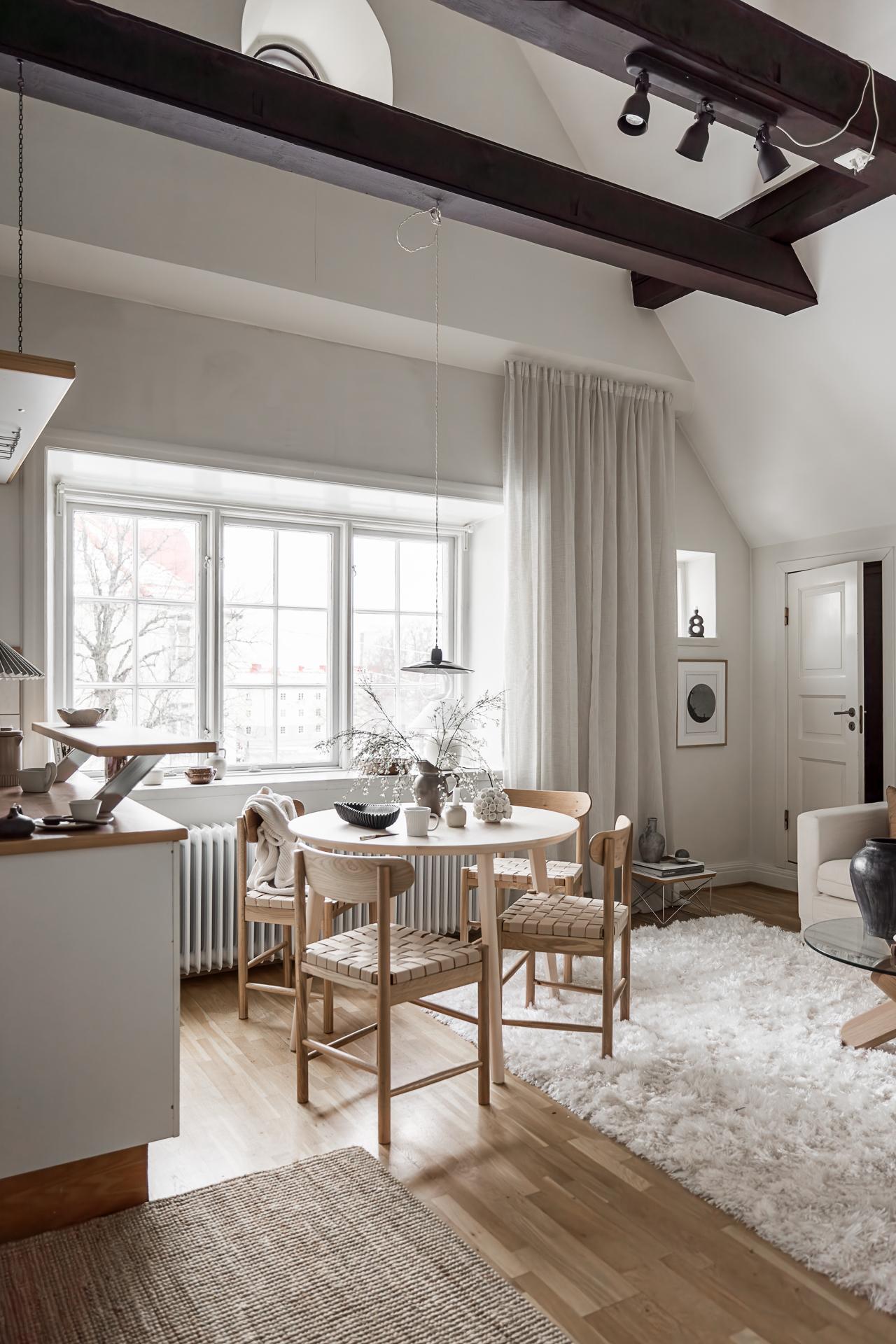 salon avec poutres décoration scandinave