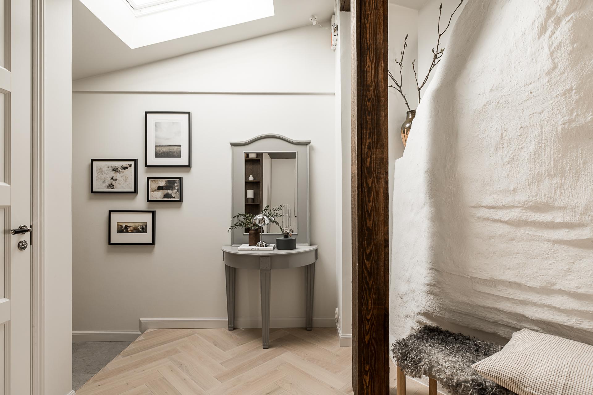 entrée avec poutre et velux entrée avec poutre et velux