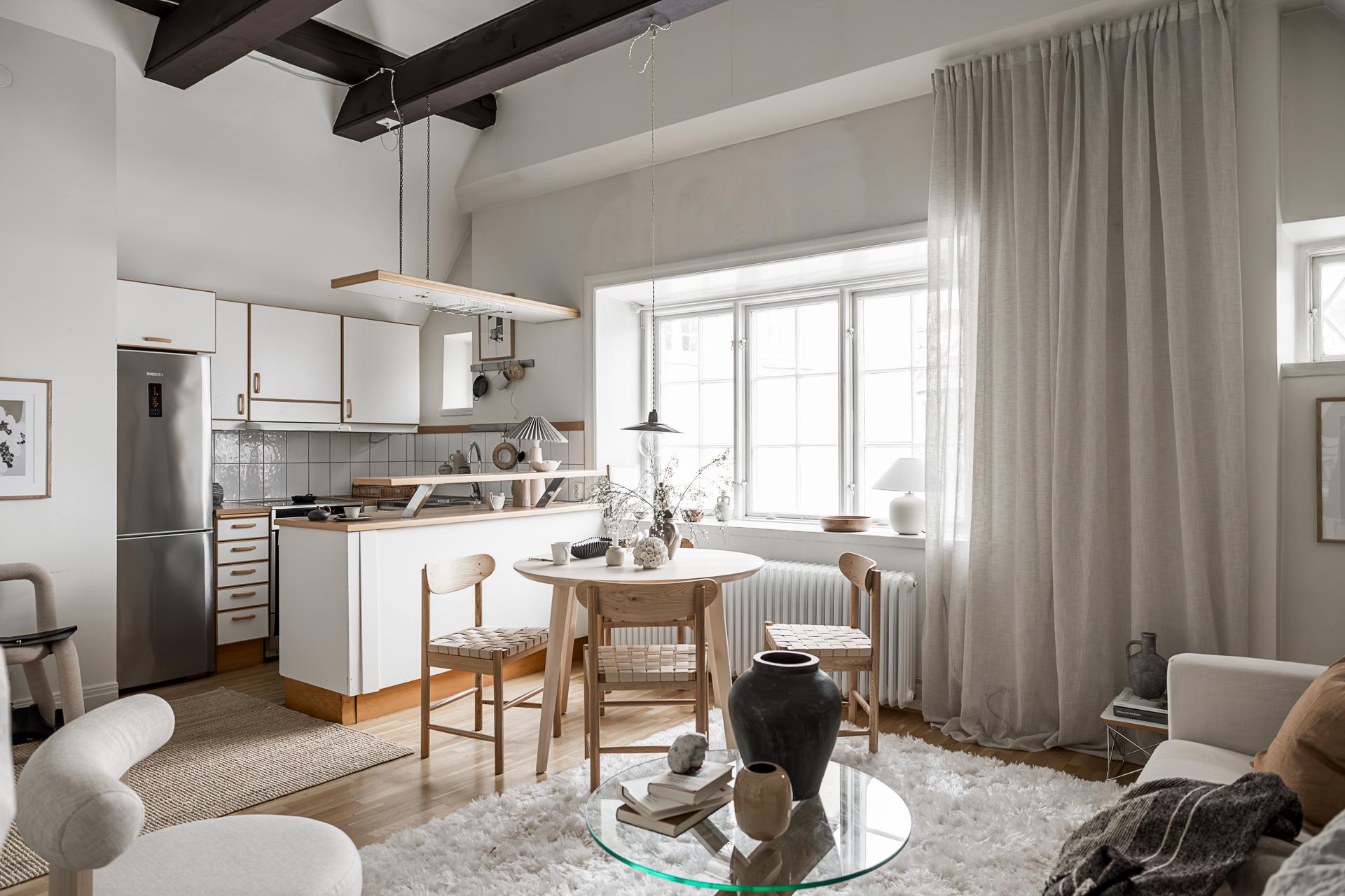 salon avec poutres décoration scandinave