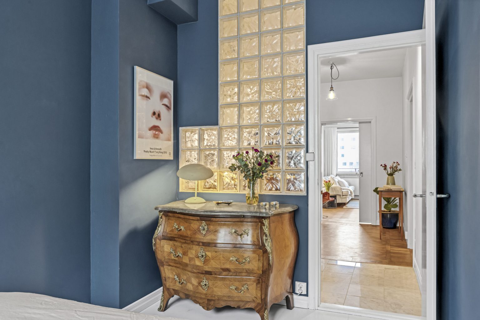 chambre mur pavé de verre deux-pièces 49m2