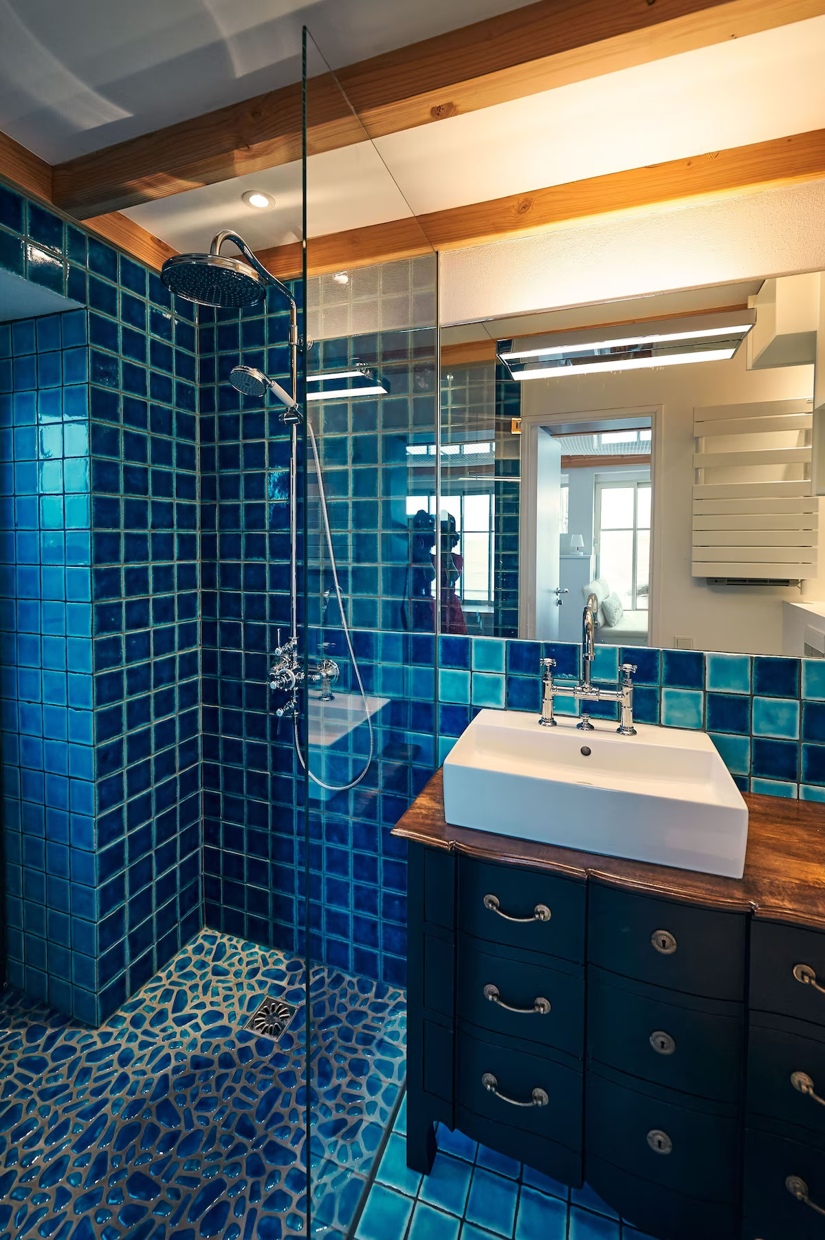 salle de bain bleue La maison du douanier Concarneau