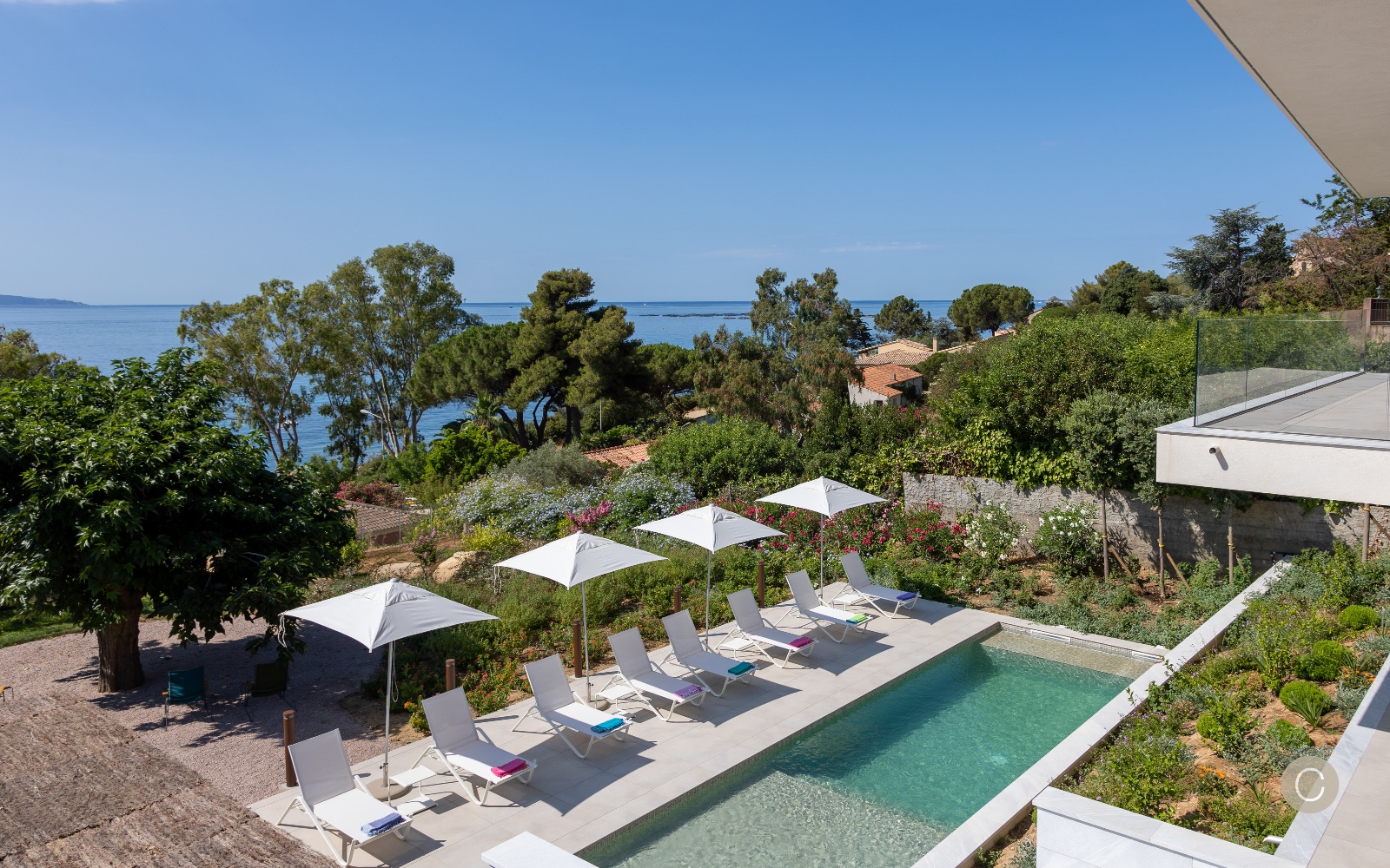 terrasse maison contemporaine maison Corse