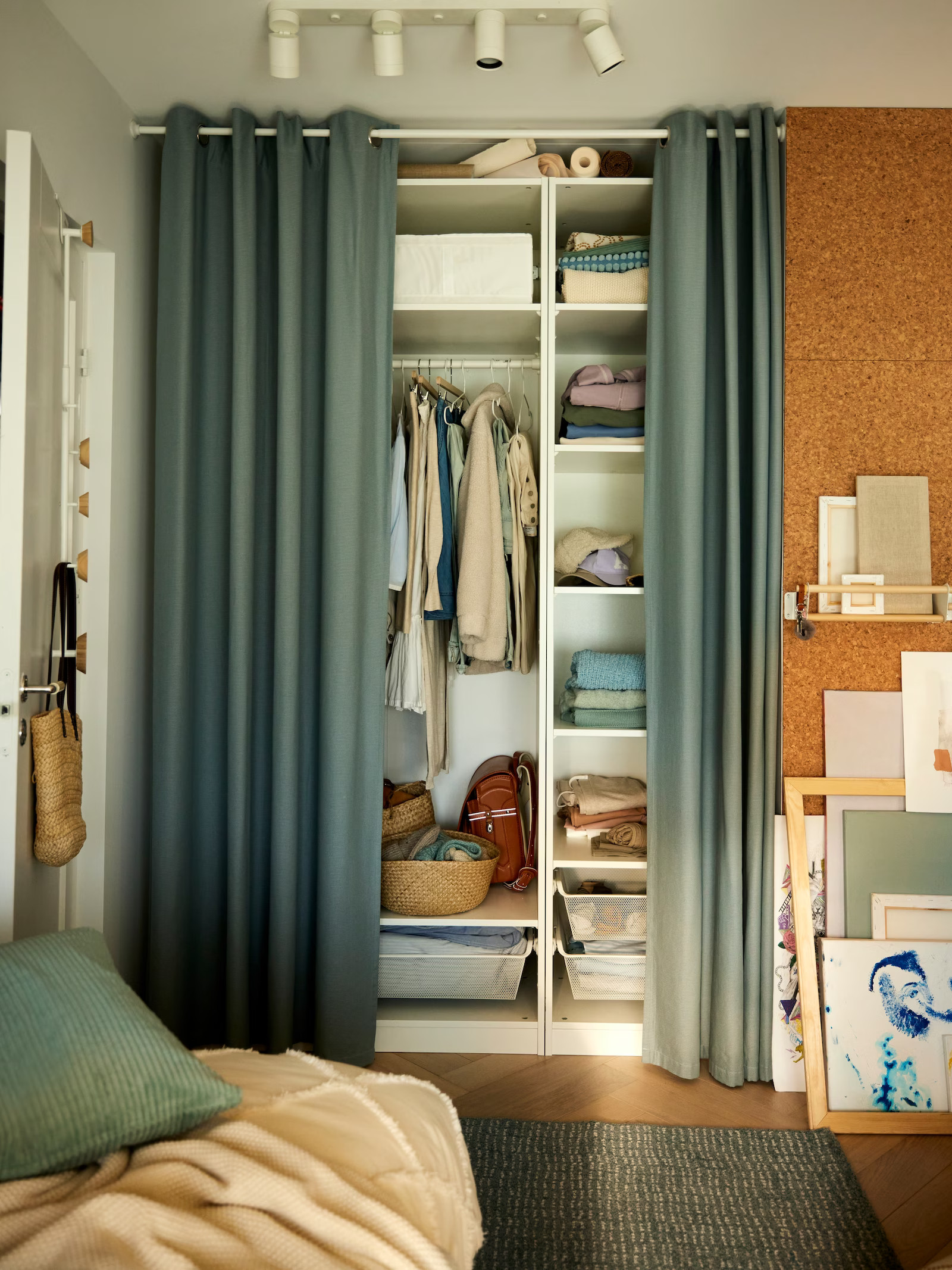 dressing chambre IKEA adolescent décoration naturelle