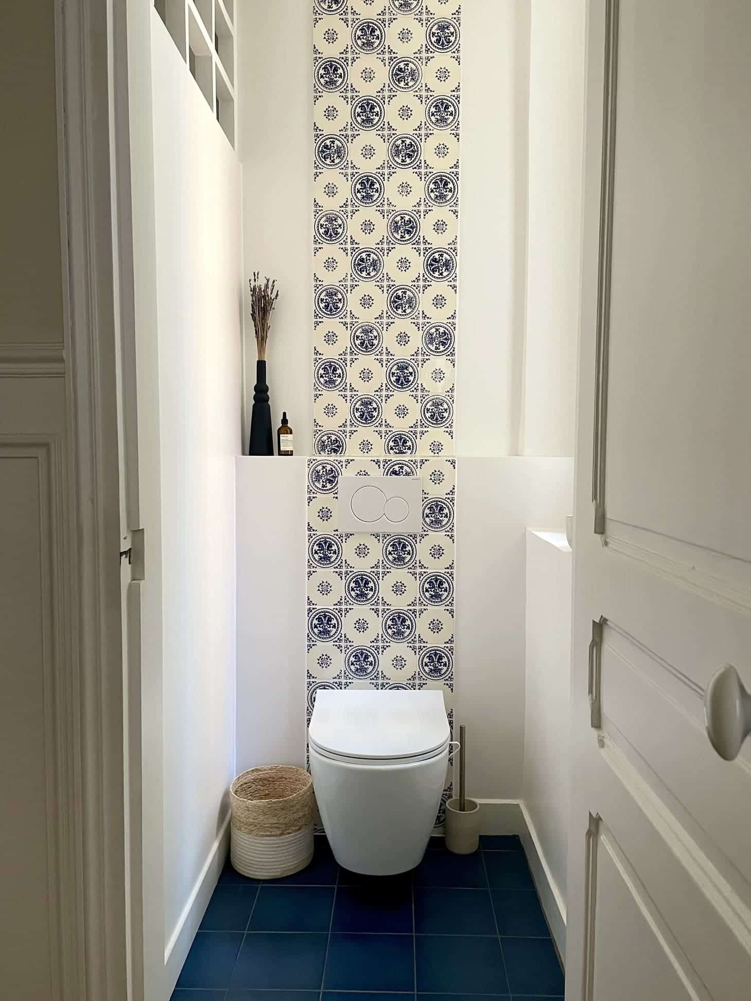 toilettes décoration contemporaine par Happy Pog compte instagram https://www.instagram.com/charlotte_gille/ toilettes décoration contemporaine par Happy Pog compte instagram https://www.instagram.com/charlotte_gille/