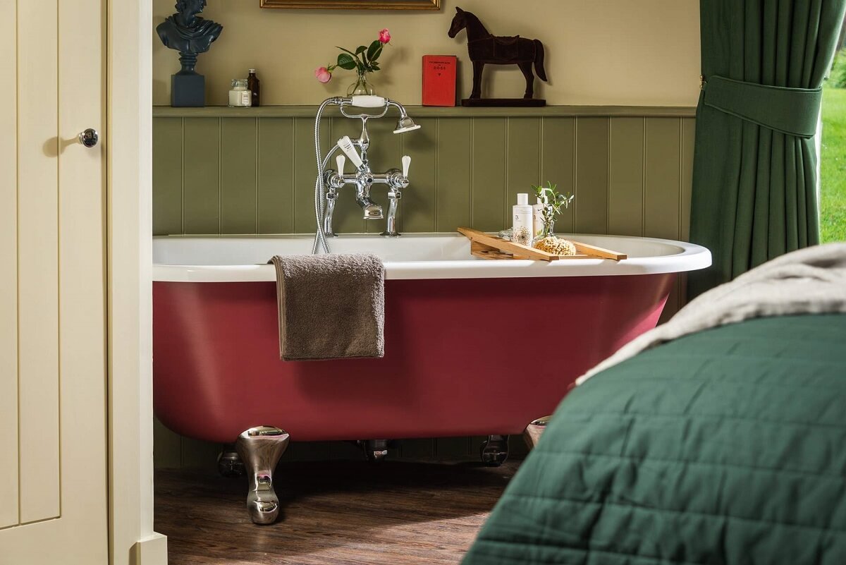 chambre avec baignoire rétro