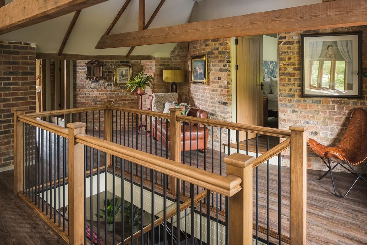 palier avec poutres décoration rustique chic et contemporaine