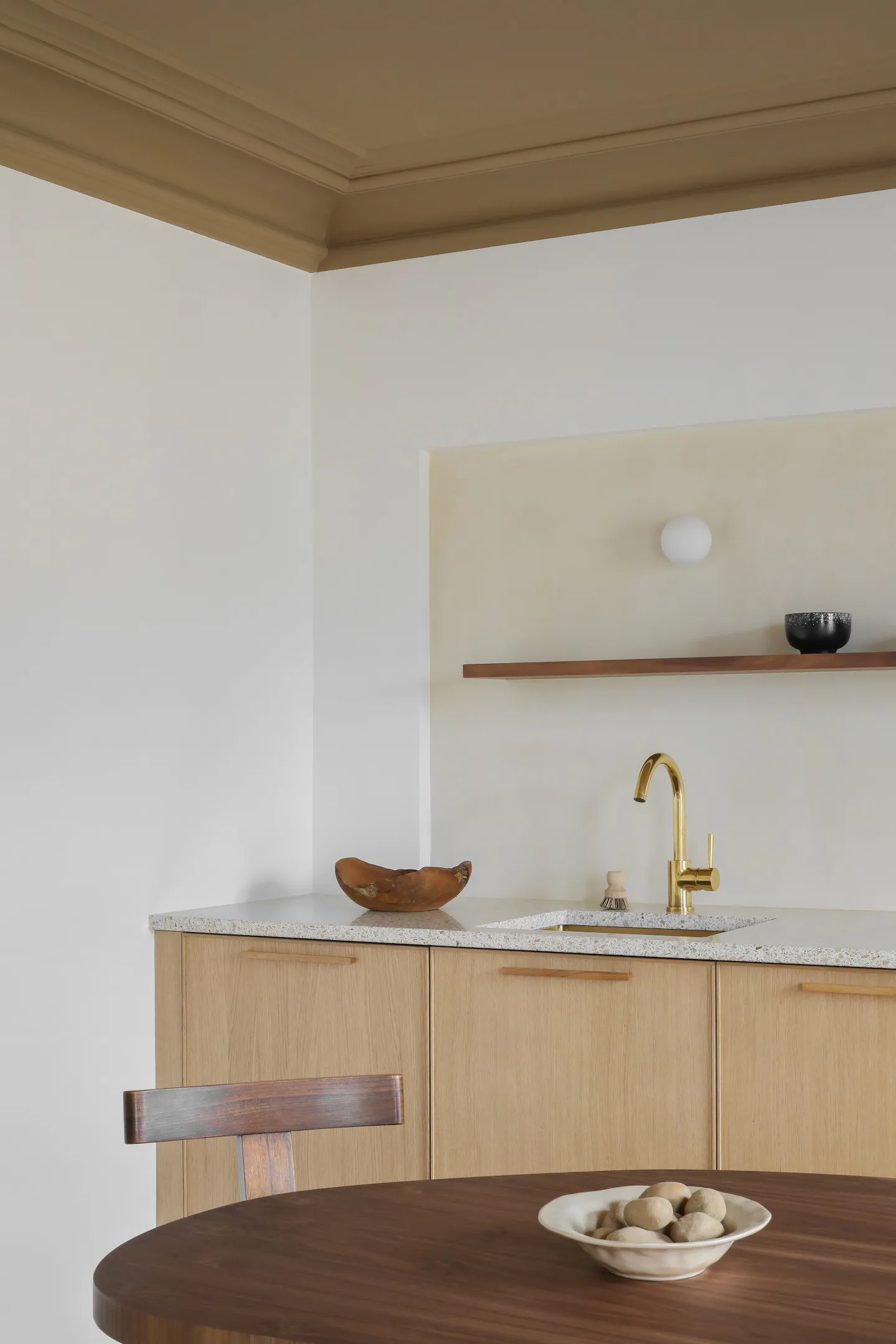 cuisine appartement 45m2 Paris décoration design à louer Airbnb par Heju